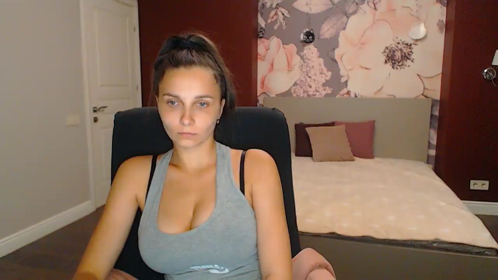 Gallery image thumbnail from Karina_Mils's myfreecams stream on, 09/13/2024, 16:46 image 18 of 20