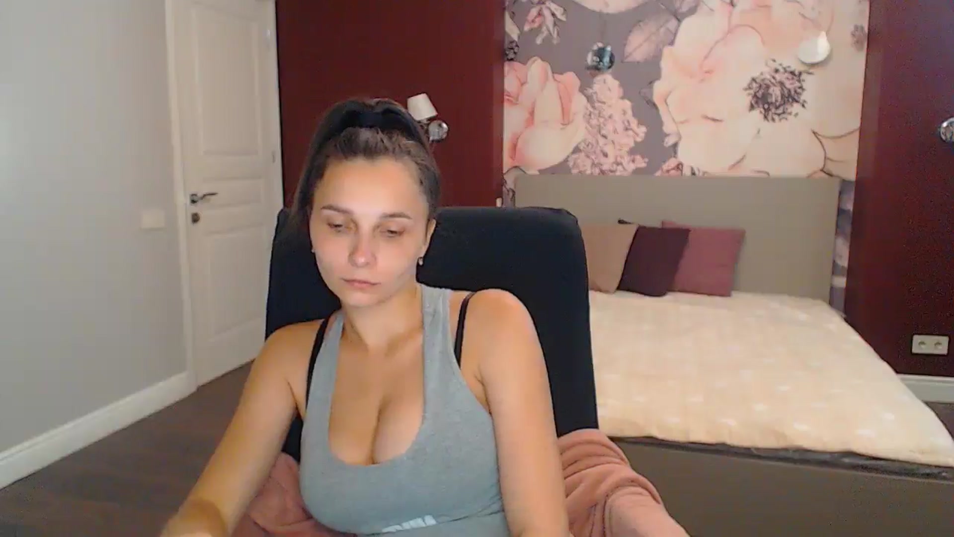 Gallery image thumbnail from Karina_Mils's myfreecams stream on, 09/14/2024, 14:46 image 12 of 20