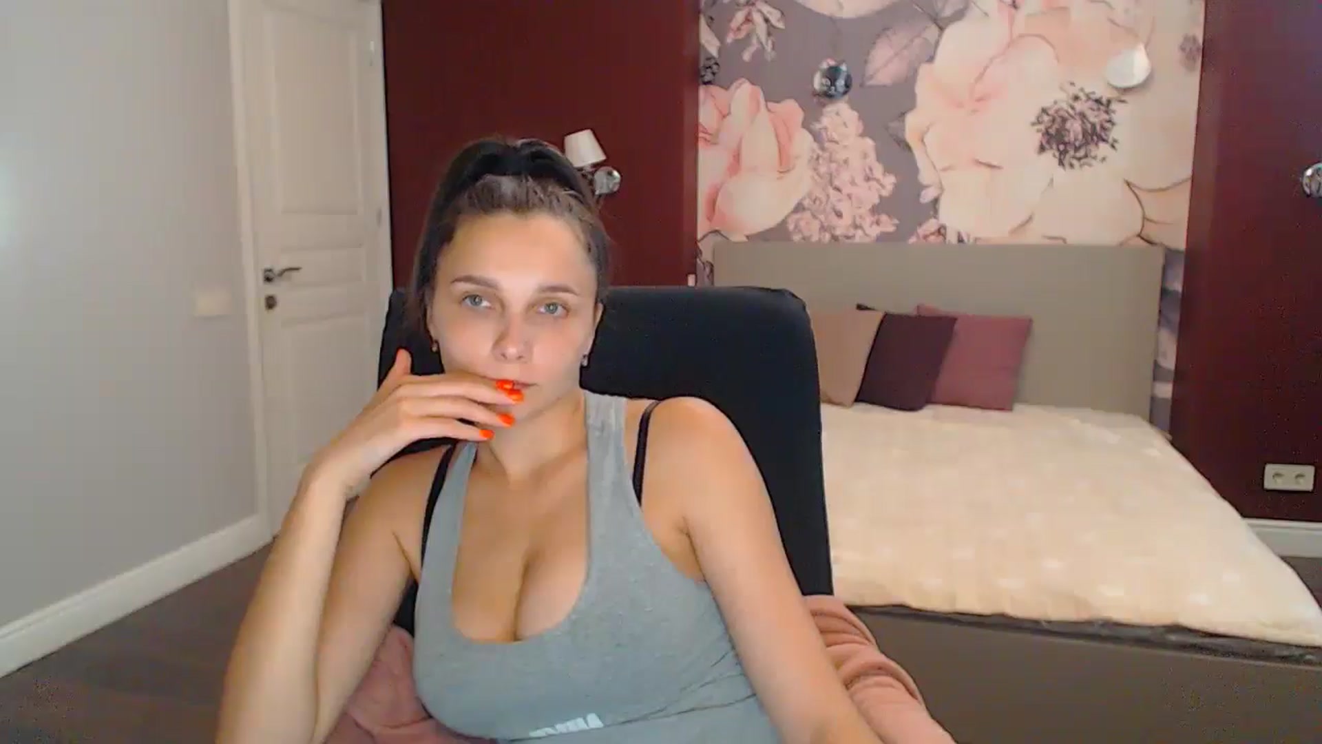 Gallery image thumbnail from Karina_Mils's myfreecams stream on, 09/14/2024, 14:46 image 11 of 20