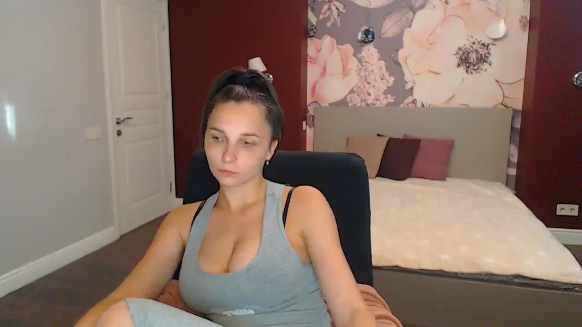 Gallery image thumbnail from Karina_Mils's myfreecams stream on, 09/14/2024, 14:46 image 5 of 20