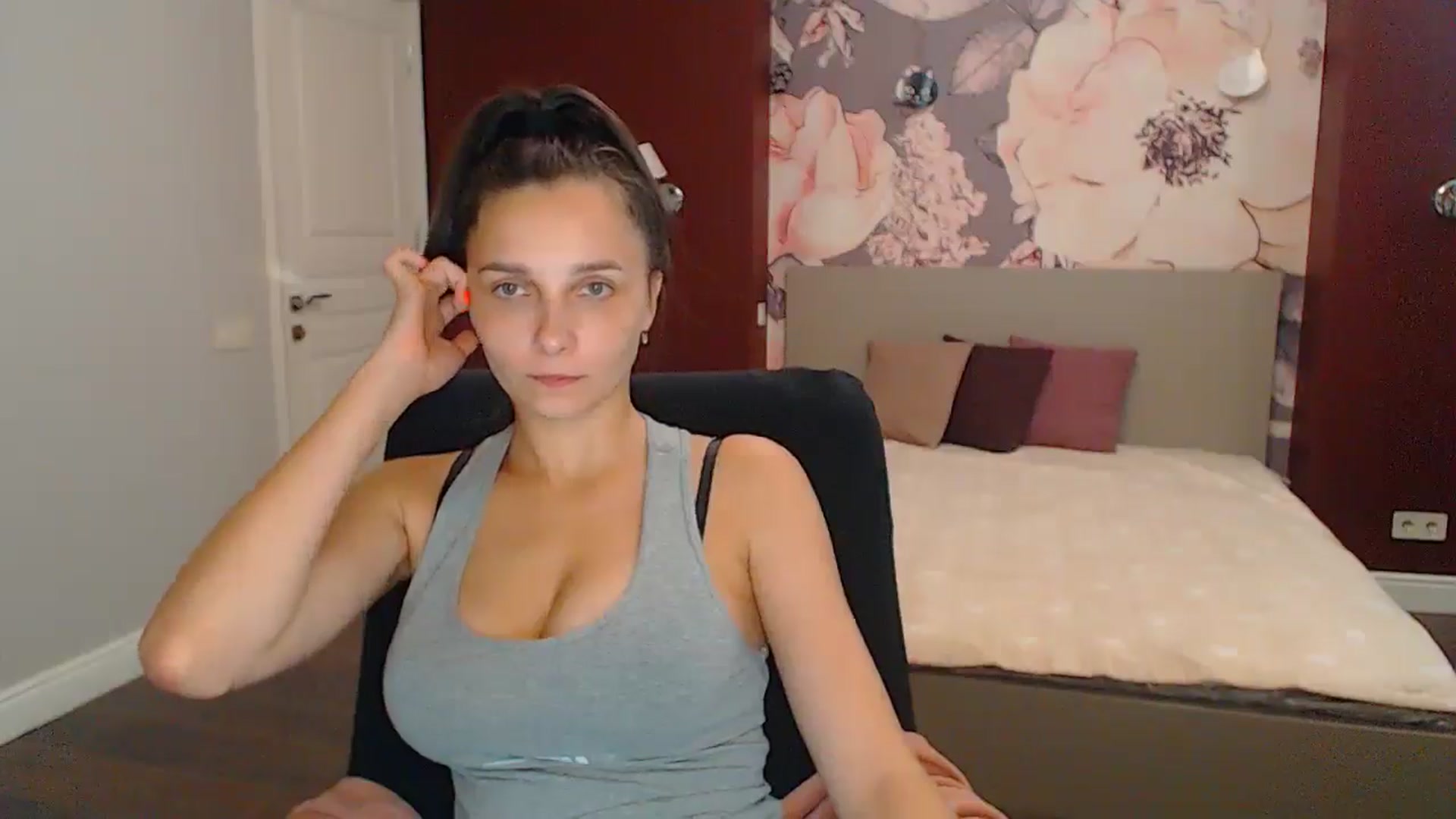 Gallery image thumbnail from Karina_Mils's myfreecams stream on, 09/14/2024, 14:46 image 19 of 20
