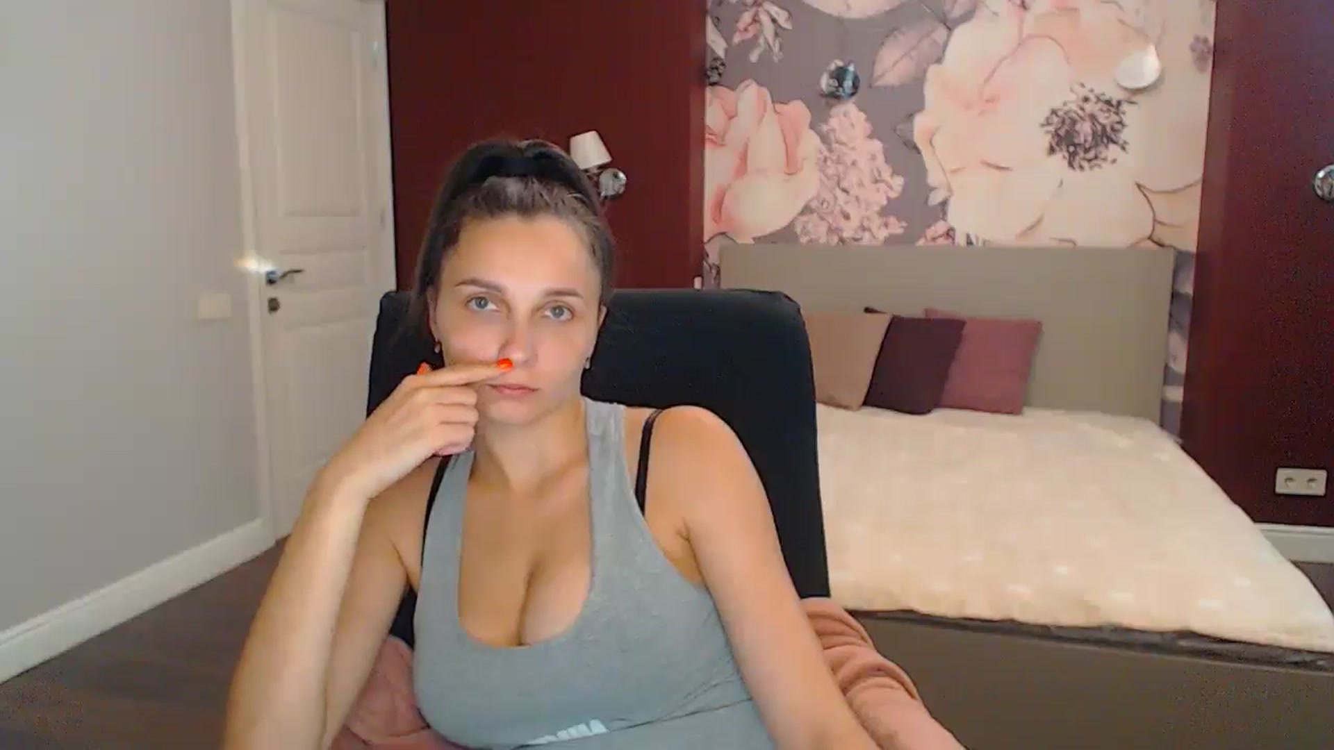 Gallery image thumbnail from Karina_Mils's myfreecams stream on, 09/14/2024, 14:46 image 14 of 20