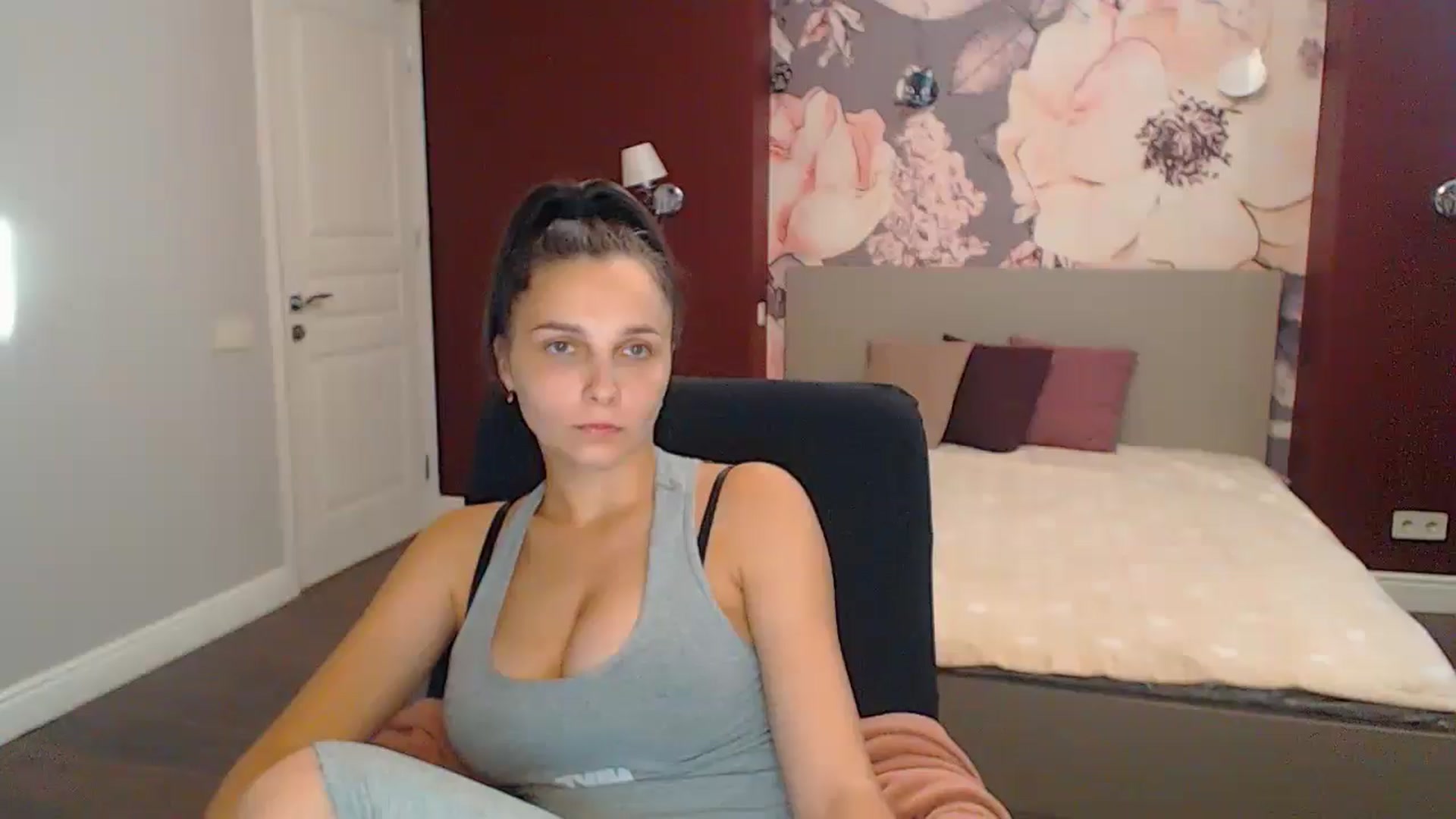Gallery image thumbnail from Karina_Mils's myfreecams stream on, 09/14/2024, 14:46 image 8 of 20
