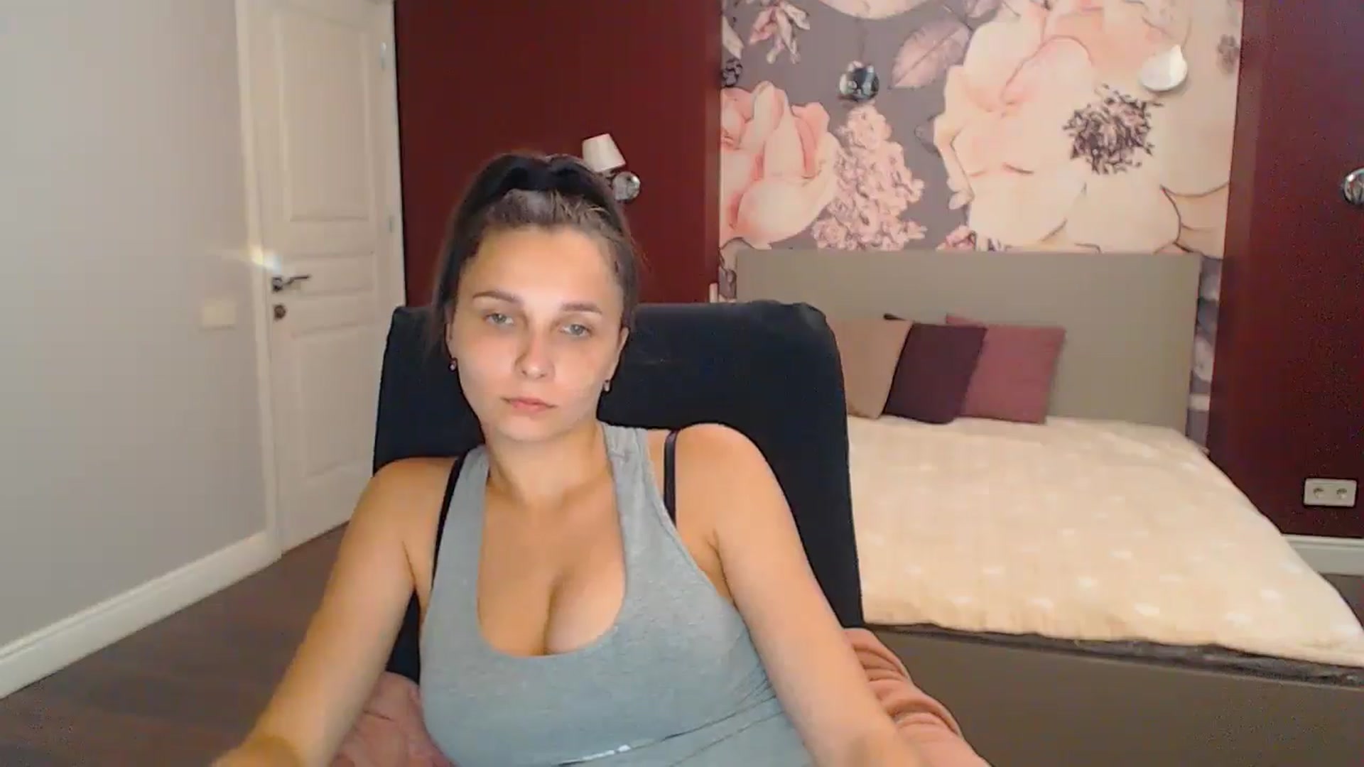 Gallery image thumbnail from Karina_Mils's myfreecams stream on, 09/14/2024, 14:46 image 18 of 20