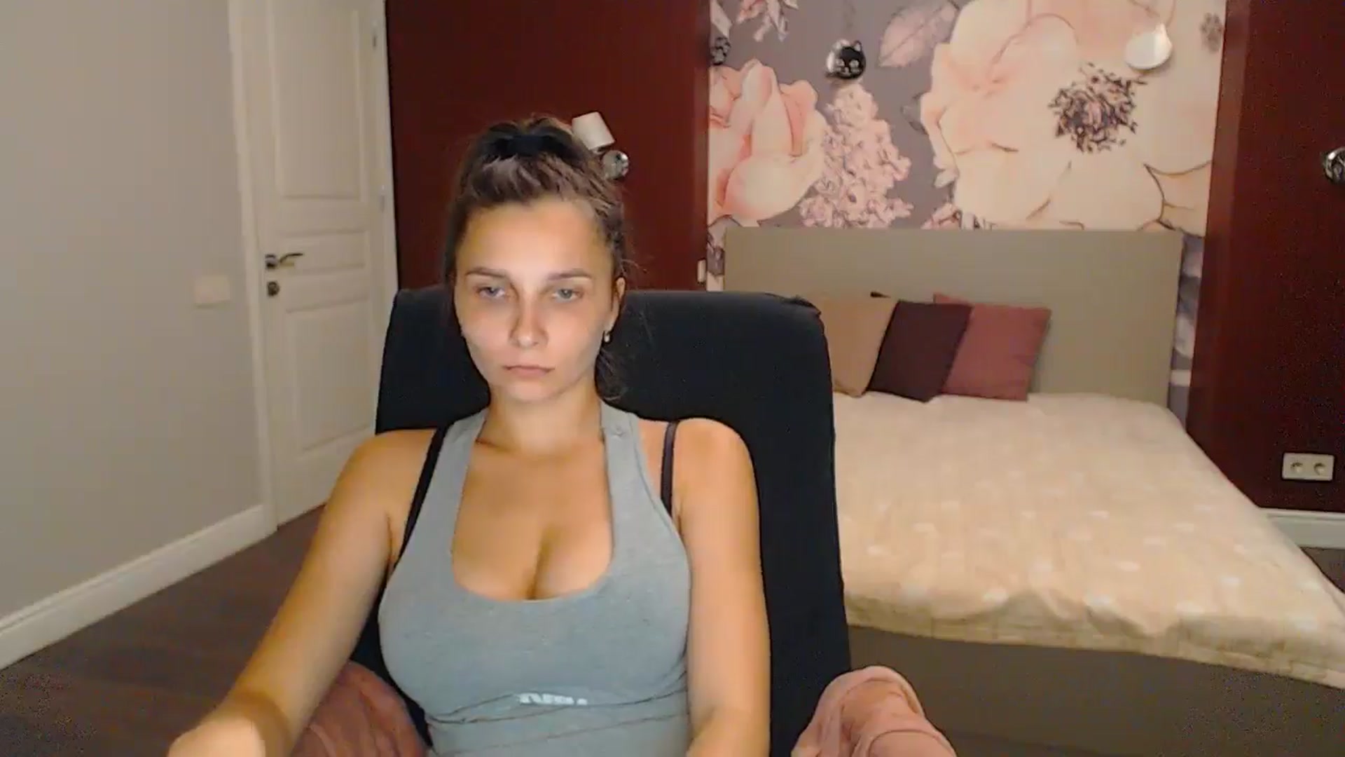 Gallery image thumbnail from Karina_Mils's myfreecams stream on, 09/14/2024, 18:02 image 11 of 20