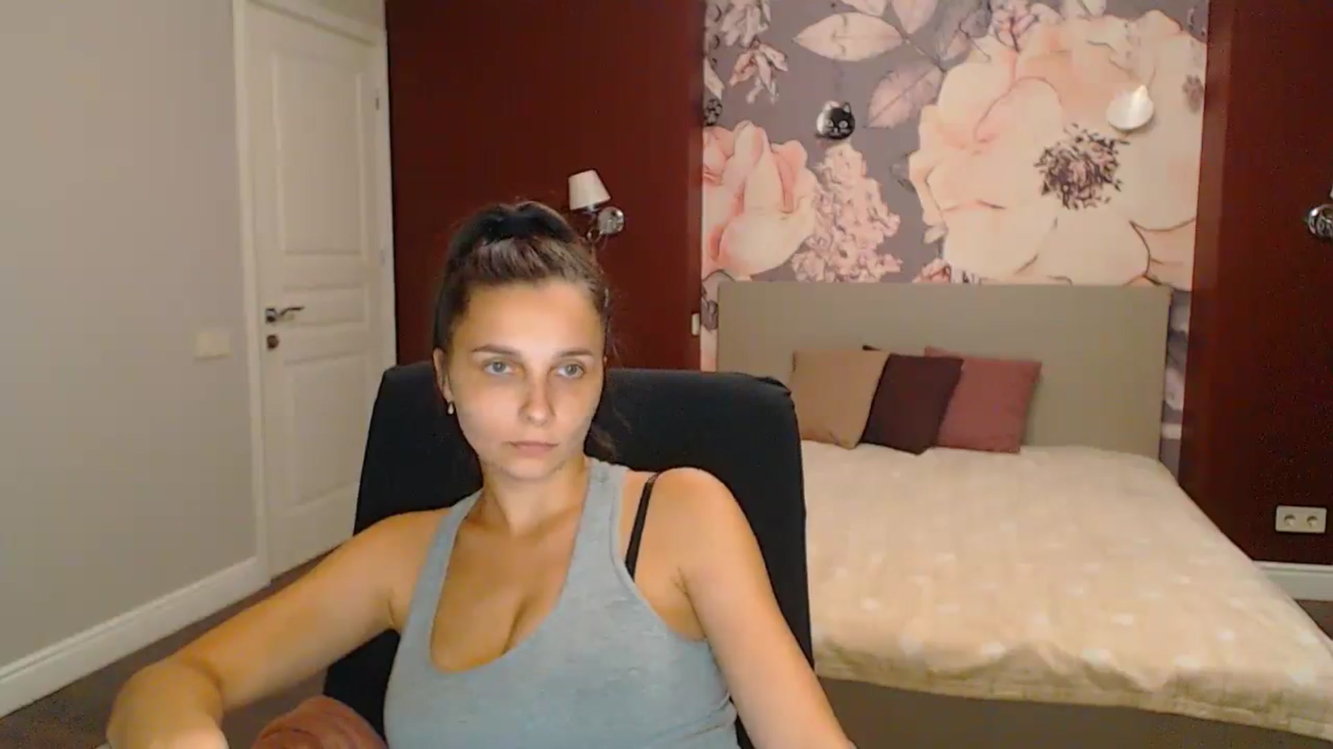 Gallery image thumbnail from Karina_Mils's myfreecams stream on, 09/14/2024, 18:02 image 19 of 20