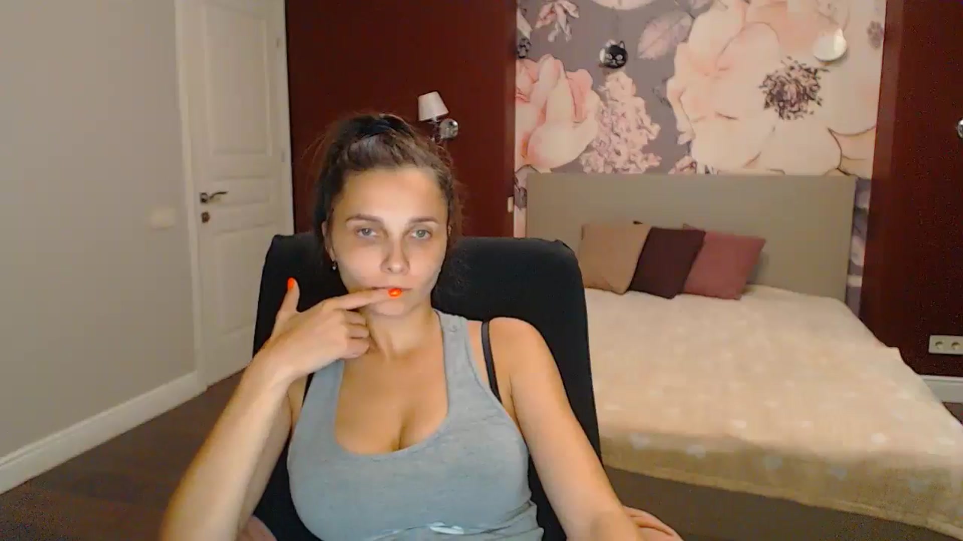 Gallery image thumbnail from Karina_Mils's myfreecams stream on, 09/14/2024, 19:48 image 20 of 20