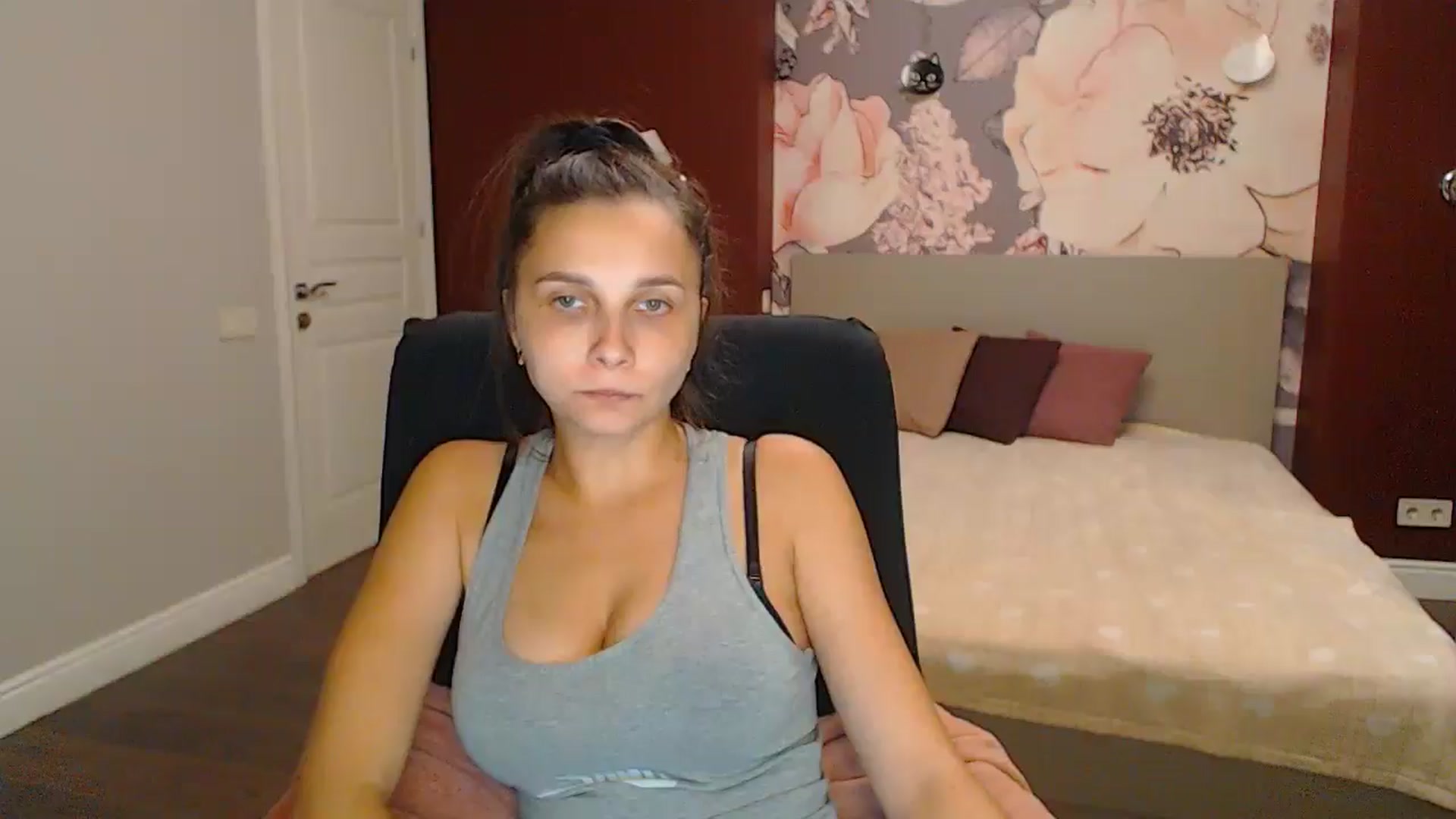 Gallery image thumbnail from Karina_Mils's myfreecams stream on, 09/14/2024, 19:48 image 1 of 20