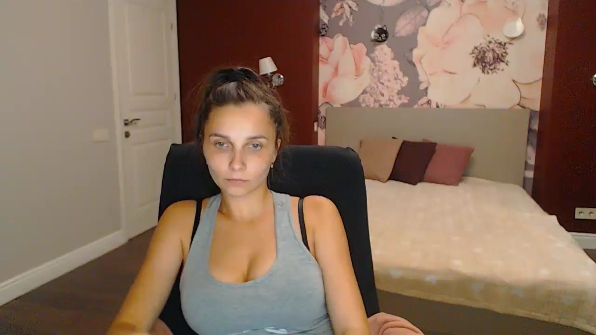 Gallery image thumbnail from Karina_Mils's myfreecams stream on, 09/14/2024, 19:48 image 19 of 20