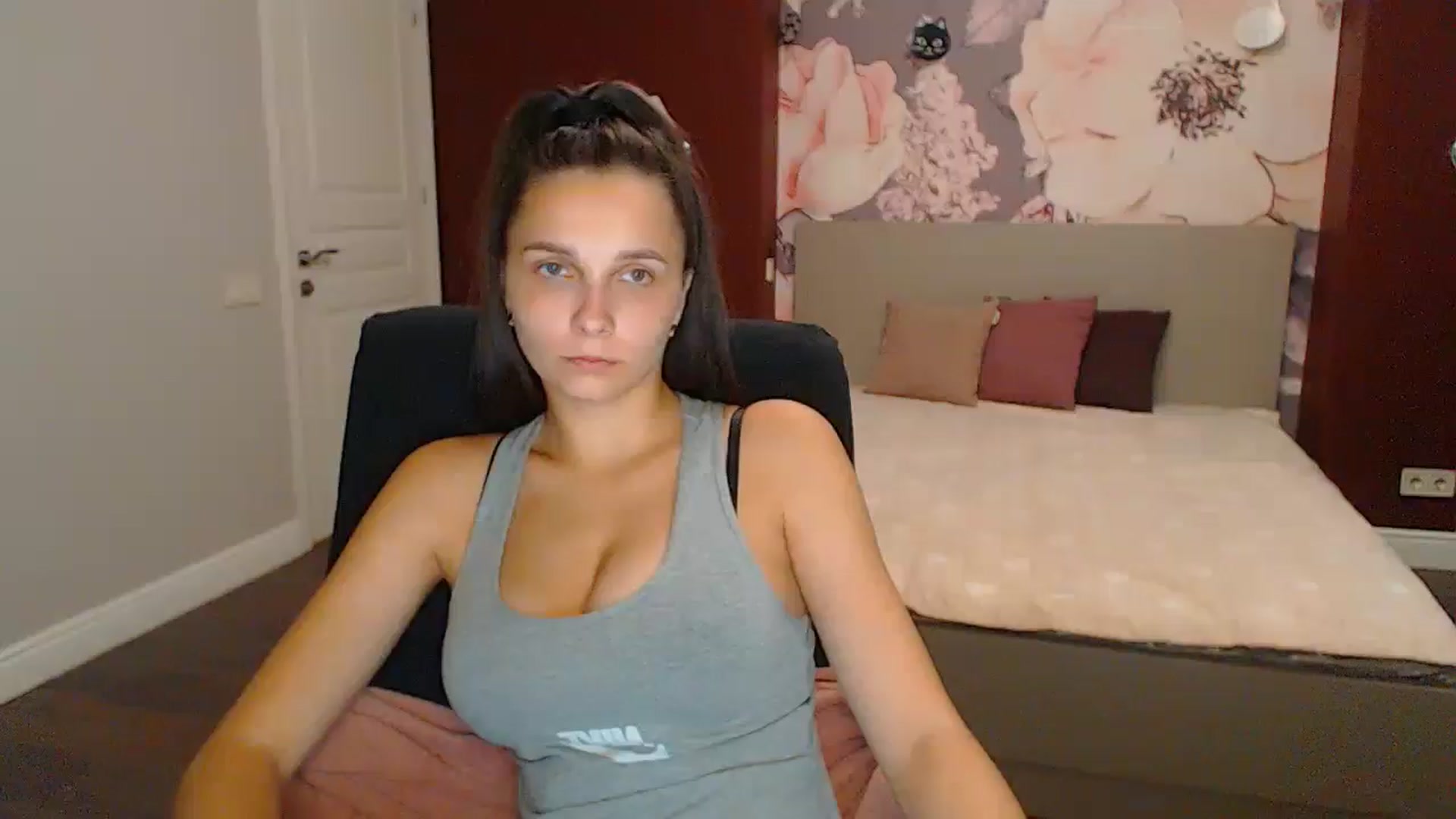 Gallery image thumbnail from Karina_Mils's myfreecams stream on, 09/15/2024, 14:06 image 1 of 20