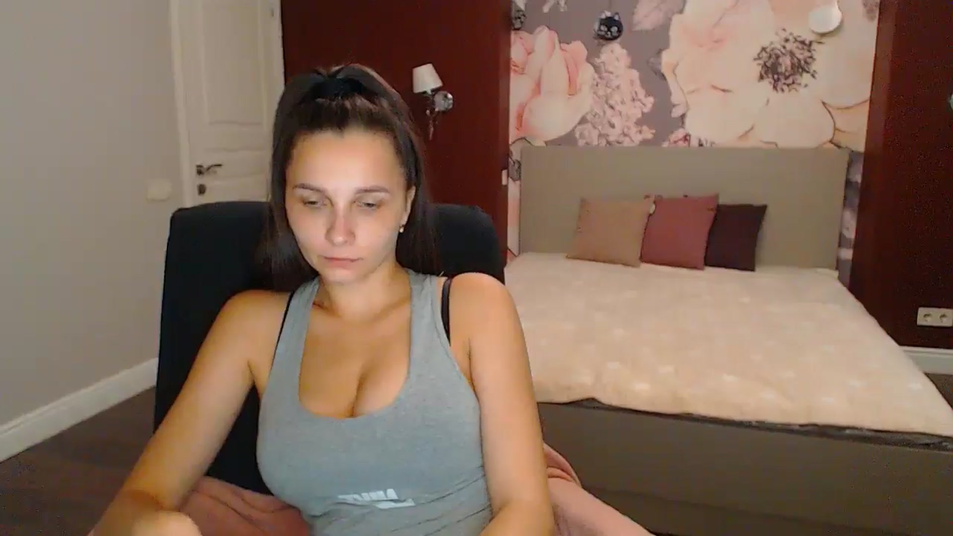 Gallery image thumbnail from Karina_Mils's myfreecams stream on, 09/15/2024, 14:06 image 3 of 20