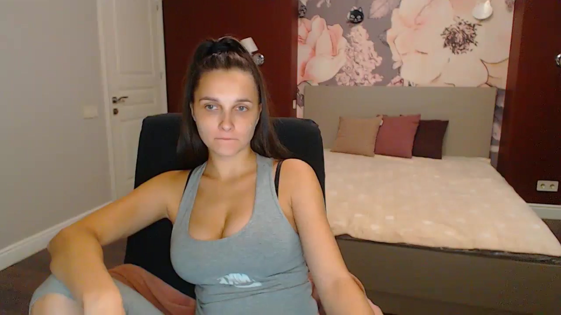 Gallery image thumbnail from Karina_Mils's myfreecams stream on, 09/15/2024, 14:06 image 20 of 20