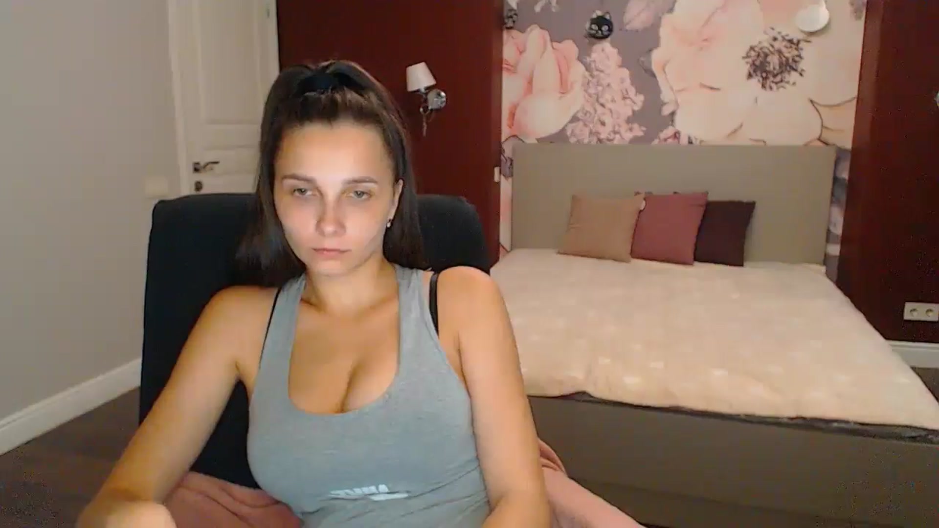 Gallery image thumbnail from Karina_Mils's myfreecams stream on, 09/15/2024, 14:06 image 4 of 20