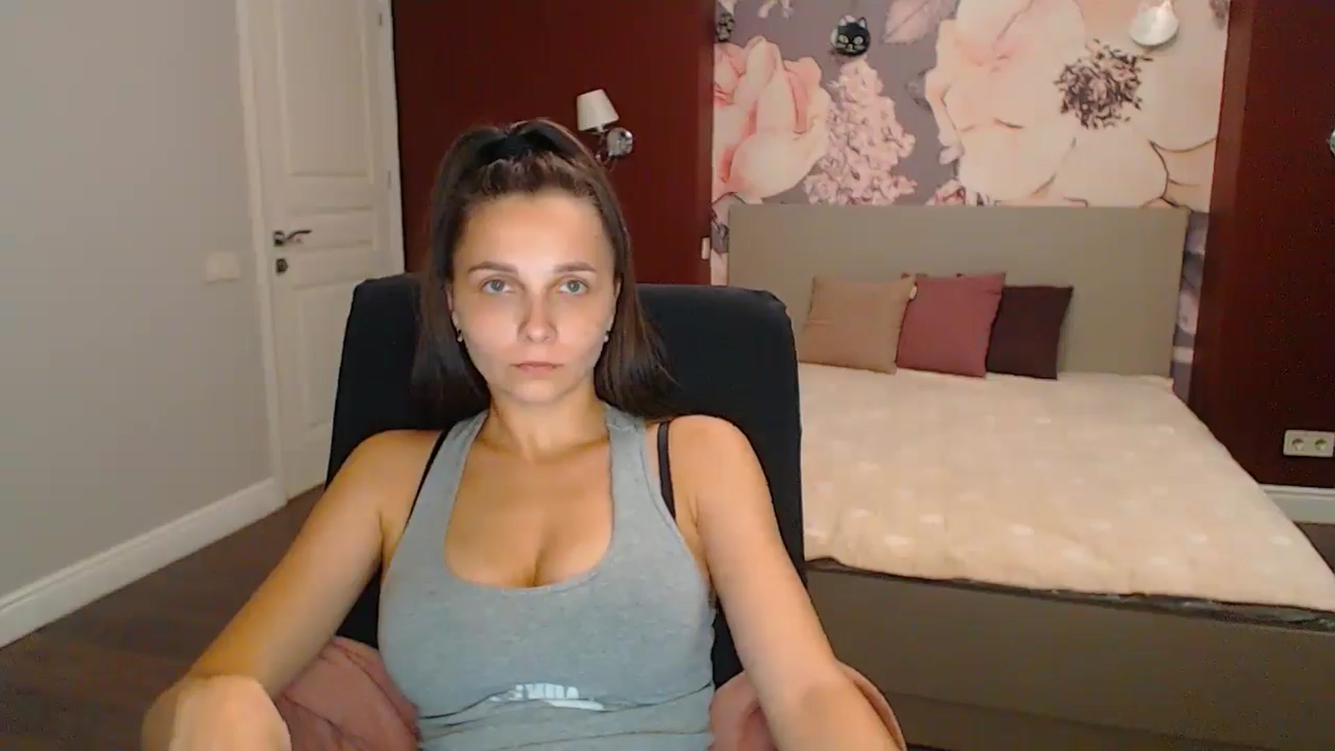 Gallery image thumbnail from Karina_Mils's myfreecams stream on, 09/15/2024, 14:06 image 7 of 20