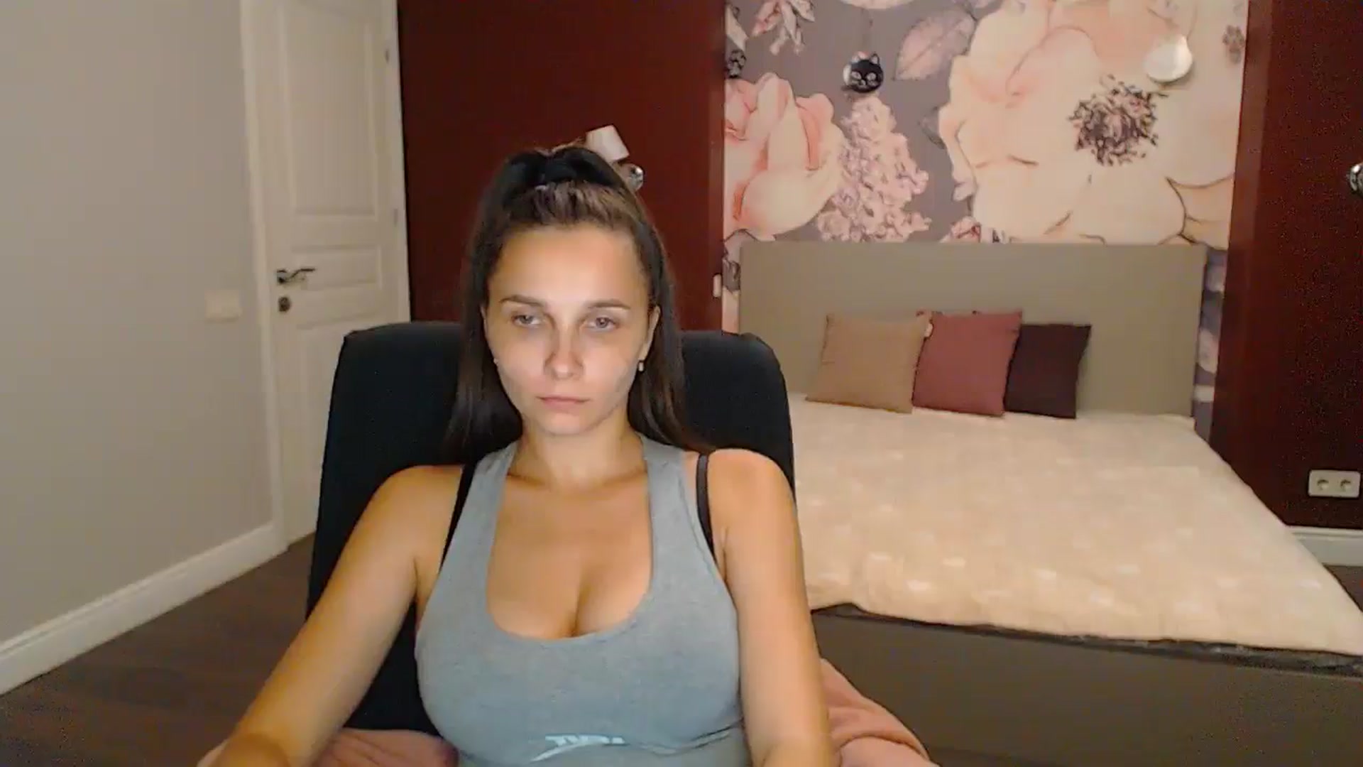Gallery image thumbnail from Karina_Mils's myfreecams stream on, 09/15/2024, 15:37 image 16 of 20