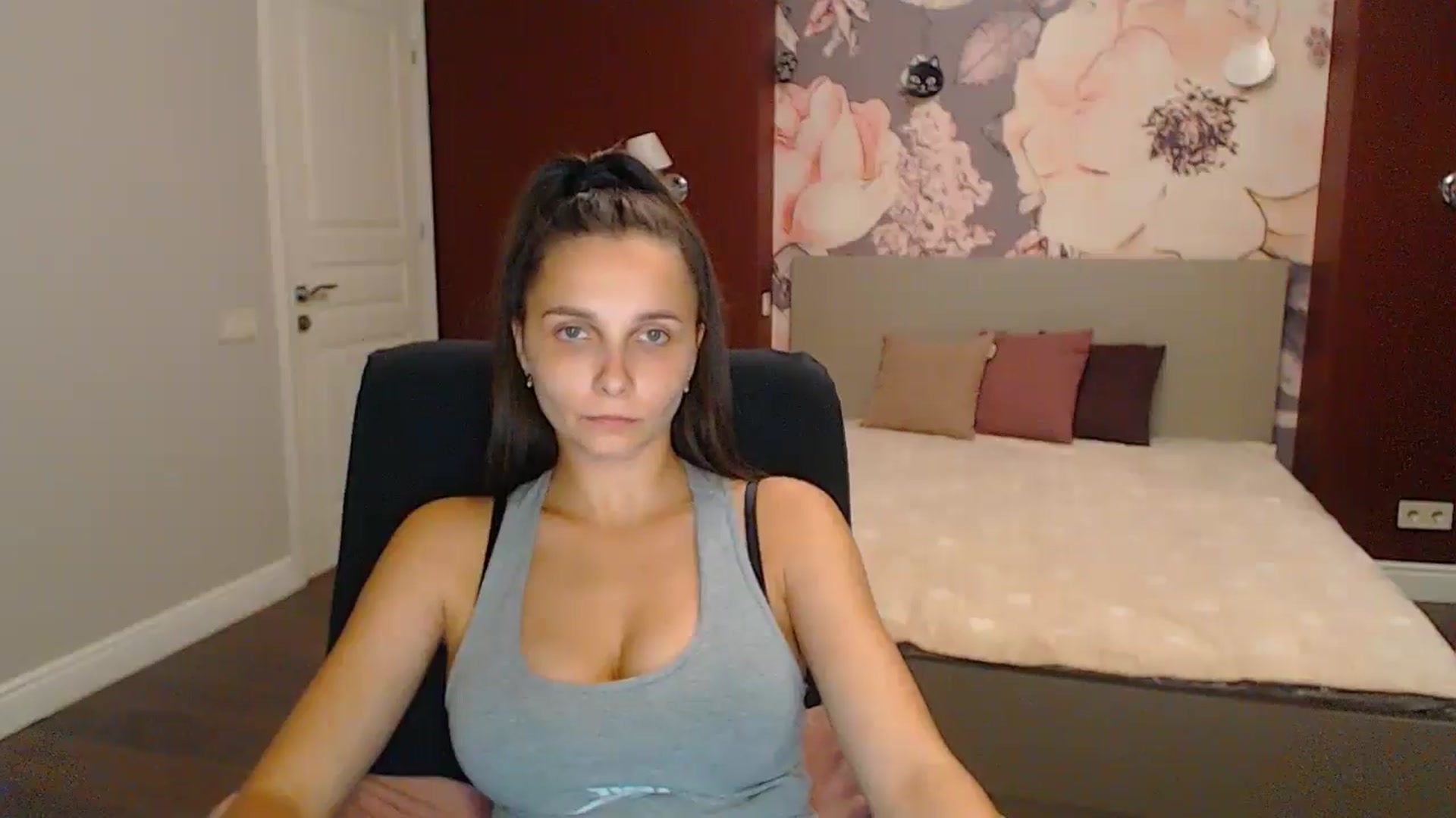 Gallery image thumbnail from Karina_Mils's myfreecams stream on, 09/15/2024, 15:37 image 15 of 20