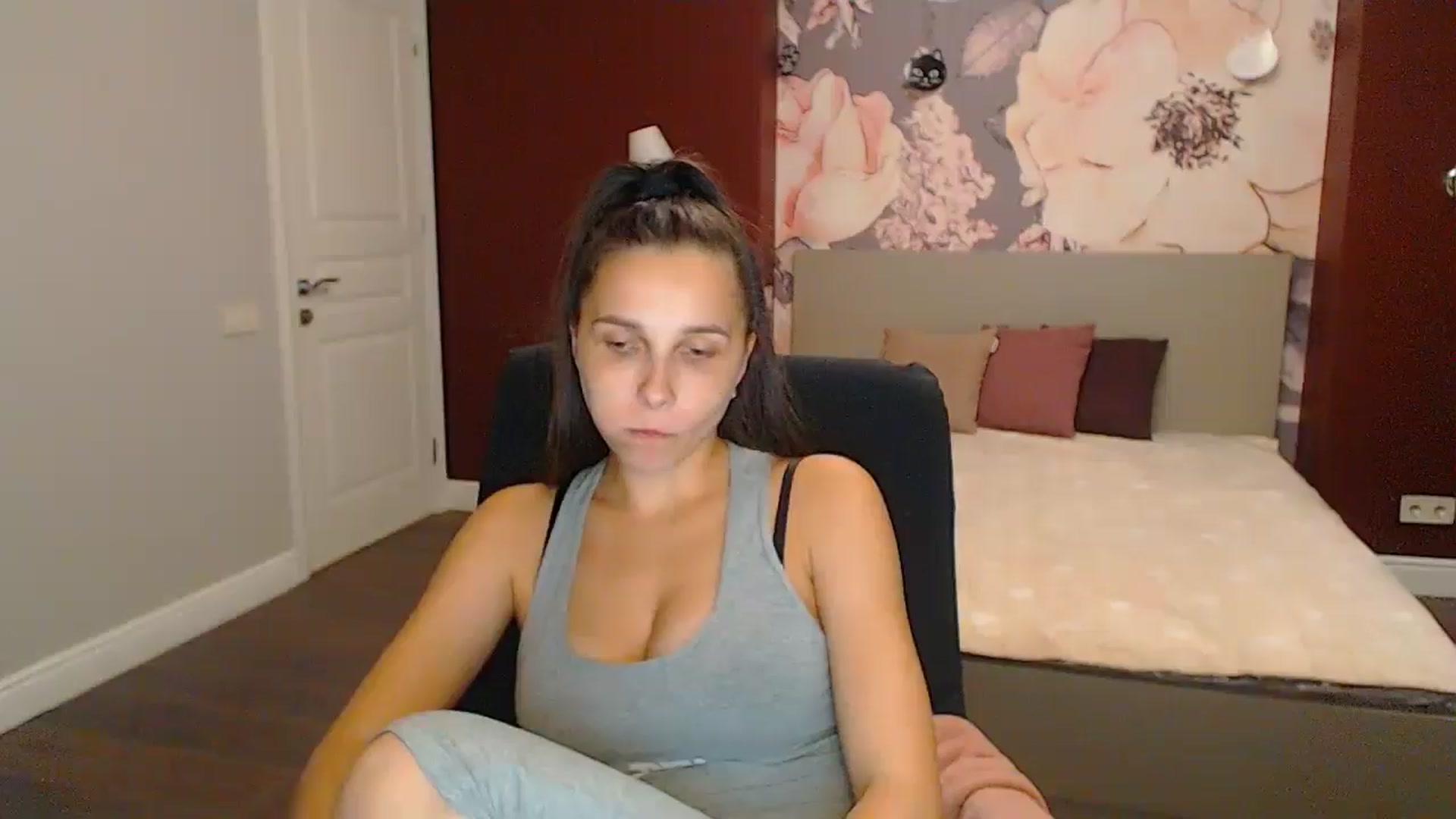 Gallery image thumbnail from Karina_Mils's myfreecams stream on, 09/15/2024, 15:37 image 1 of 20