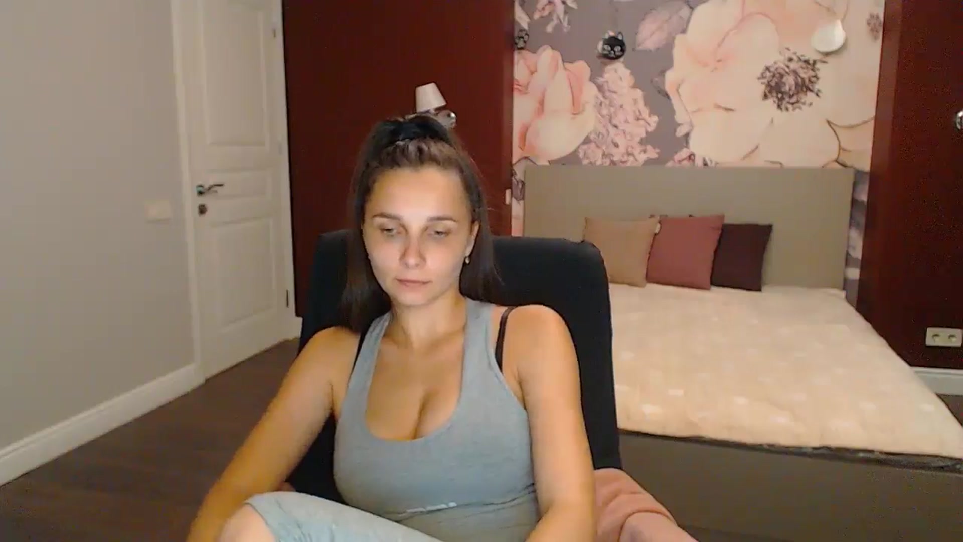 Gallery image thumbnail from Karina_Mils's myfreecams stream on, 09/15/2024, 15:37 image 5 of 20