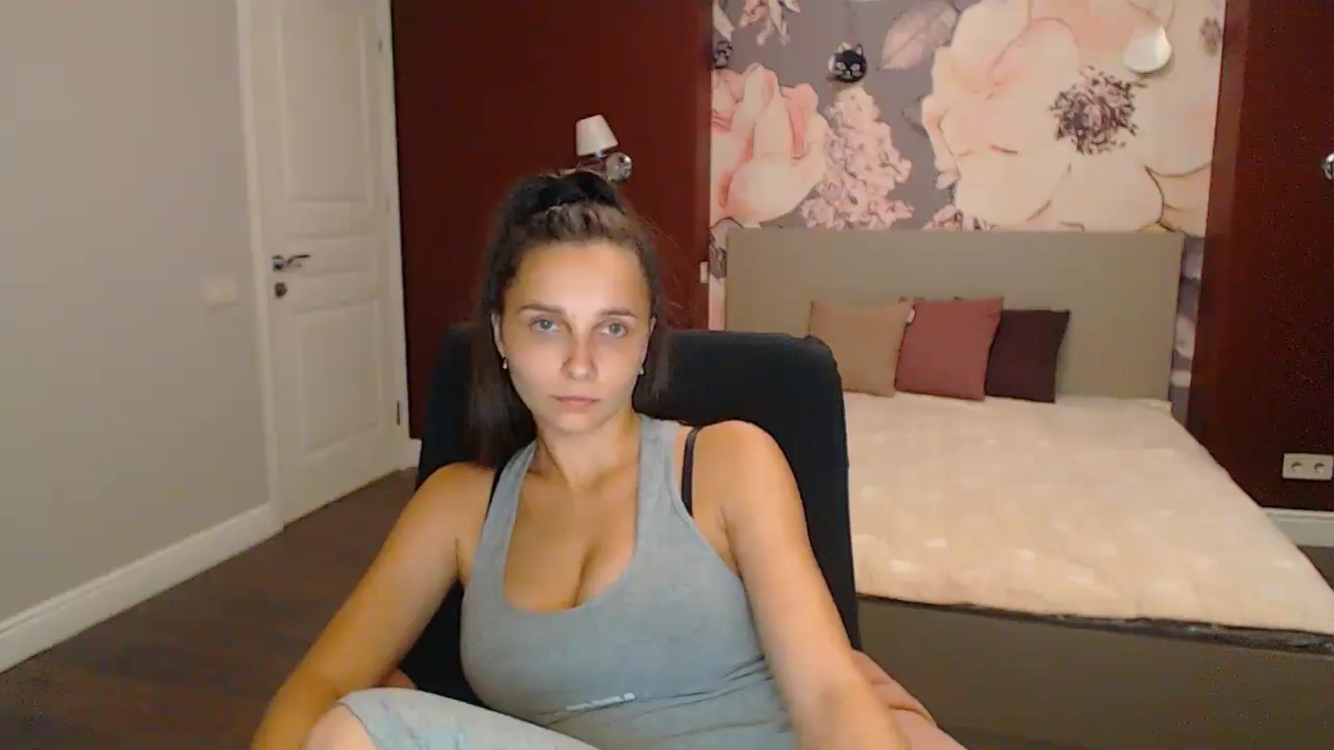 Gallery image thumbnail from Karina_Mils's myfreecams stream on, 09/15/2024, 15:37 image 9 of 20