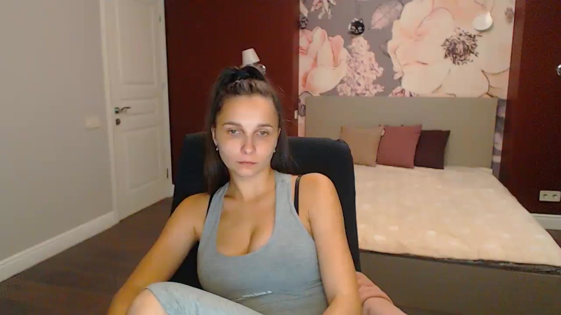 Gallery image thumbnail from Karina_Mils's myfreecams stream on, 09/15/2024, 15:37 image 3 of 20