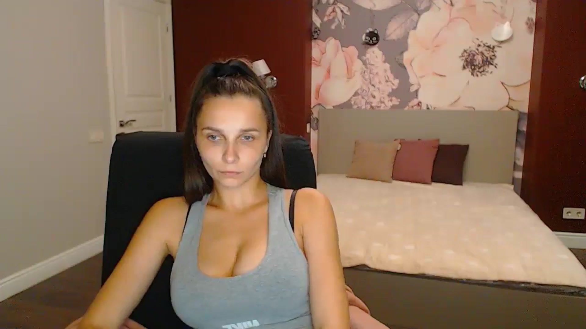 Gallery image thumbnail from Karina_Mils's myfreecams stream on, 09/15/2024, 16:52 image 4 of 20