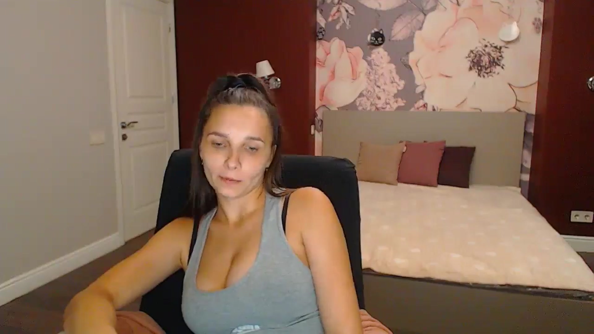 Gallery image thumbnail from Karina_Mils's myfreecams stream on, 09/15/2024, 16:52 image 19 of 20
