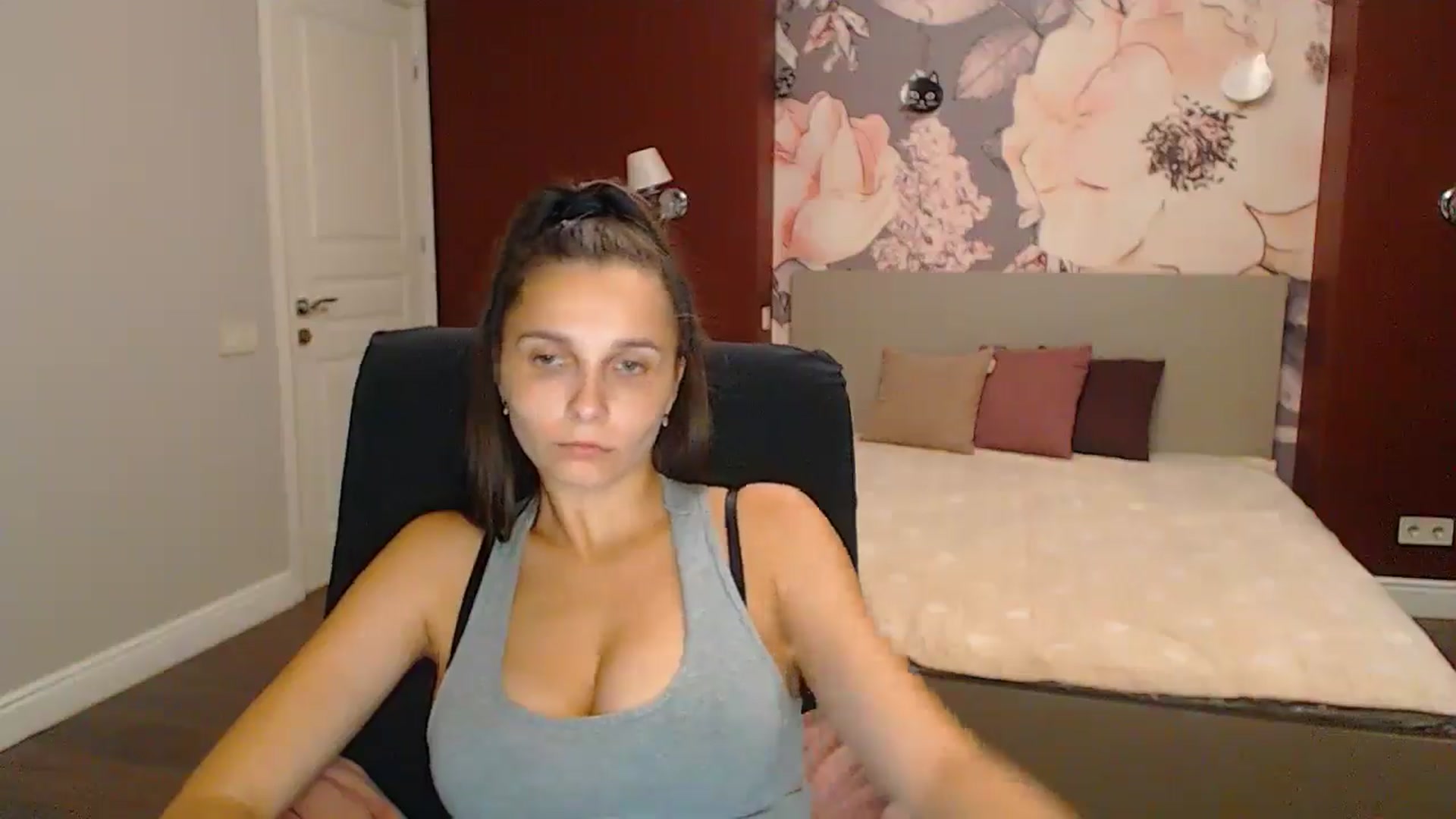 Gallery image thumbnail from Karina_Mils's myfreecams stream on, 09/15/2024, 16:52 image 12 of 20