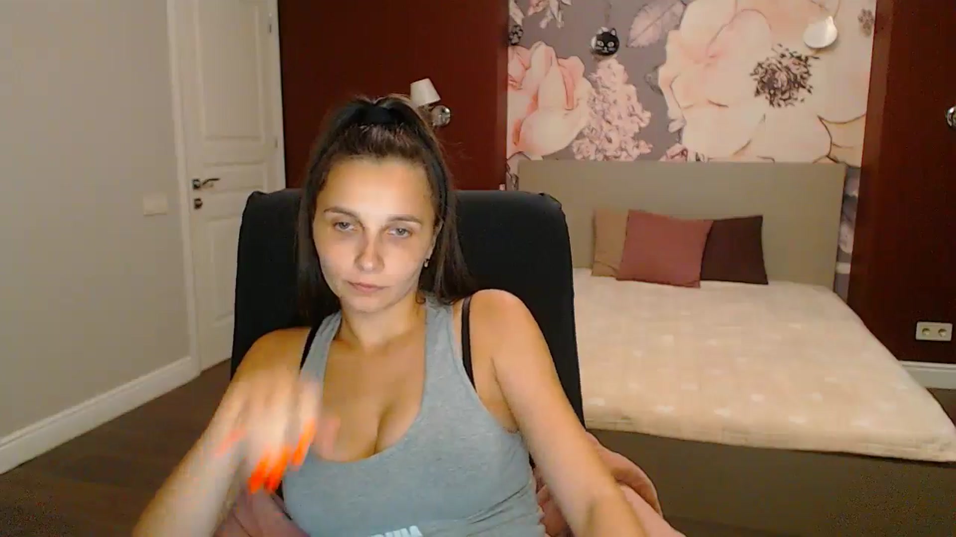 Gallery image thumbnail from Karina_Mils's myfreecams stream on, 09/15/2024, 20:02 image 20 of 20
