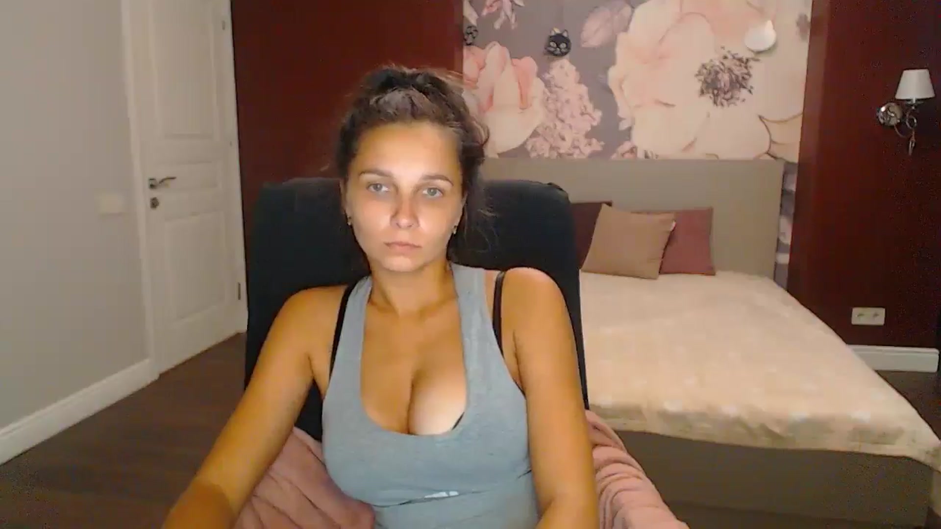 Gallery image thumbnail from Karina_Mils's myfreecams stream on, 10/06/2024, 13:45 image 5 of 20