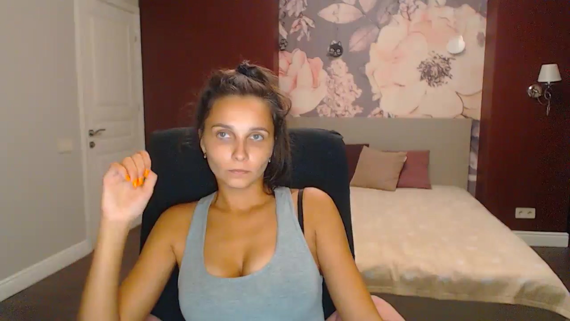 Gallery image thumbnail from Karina_Mils's myfreecams stream on, 10/06/2024, 15:48 image 8 of 20