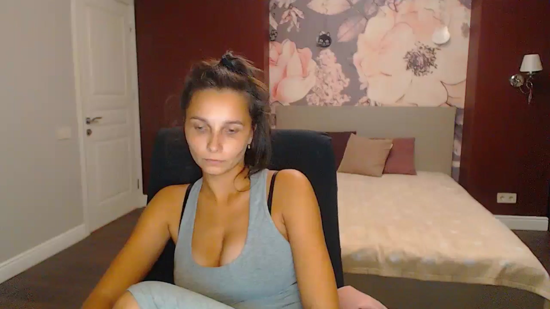 Gallery image thumbnail from Karina_Mils's myfreecams stream on, 10/06/2024, 15:48 image 20 of 20