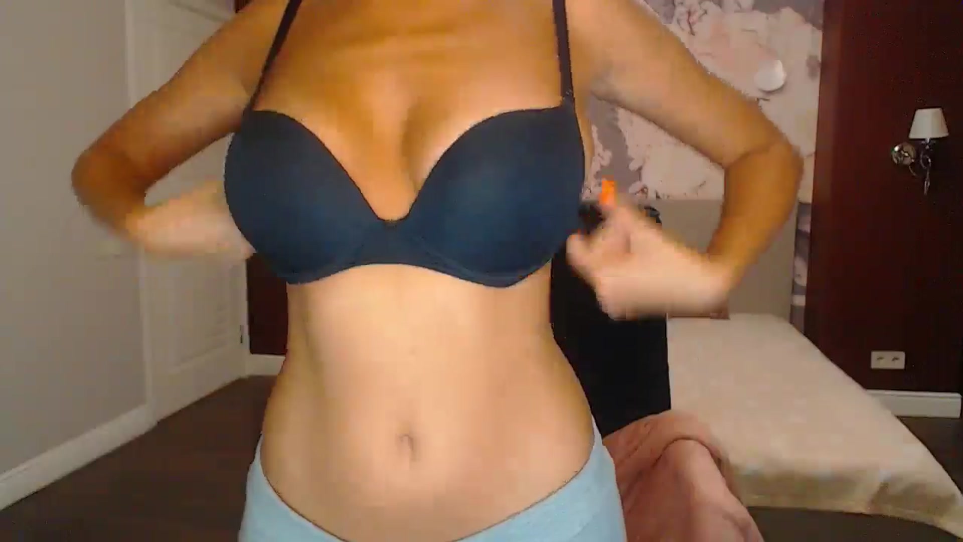 Gallery image thumbnail from Karina_Mils's myfreecams stream on, 10/06/2024, 15:48 image 6 of 20