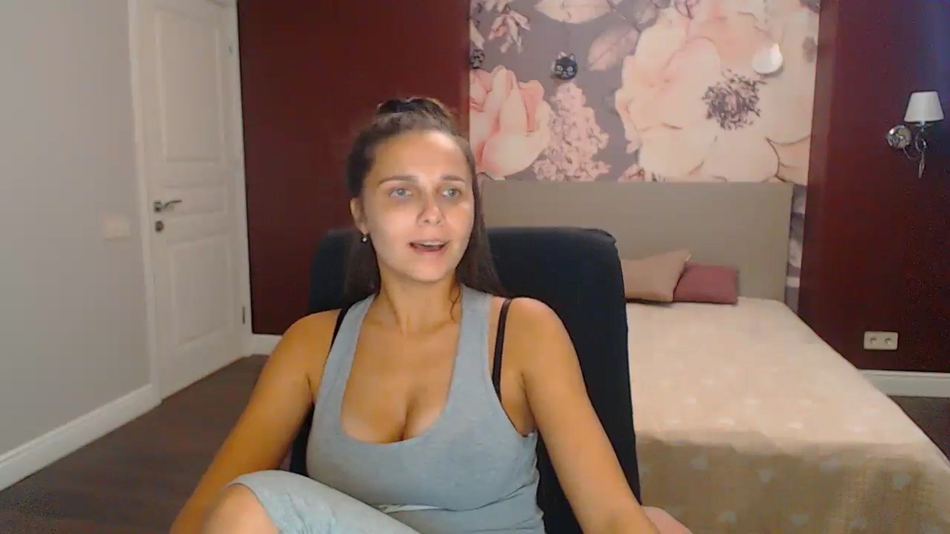 Gallery image thumbnail from Karina_Mils's myfreecams stream on, 10/07/2024, 10:01 image 17 of 20