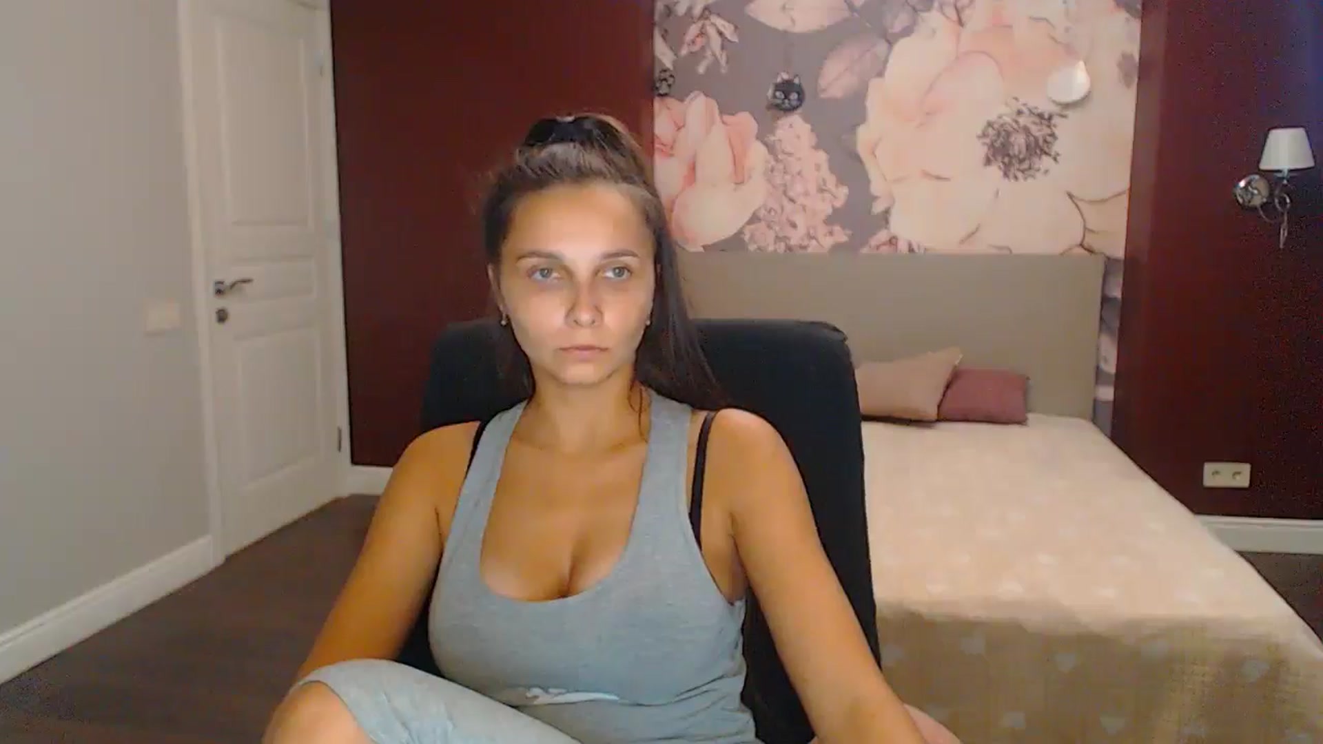 Gallery image thumbnail from Karina_Mils's myfreecams stream on, 10/07/2024, 10:01 image 11 of 20