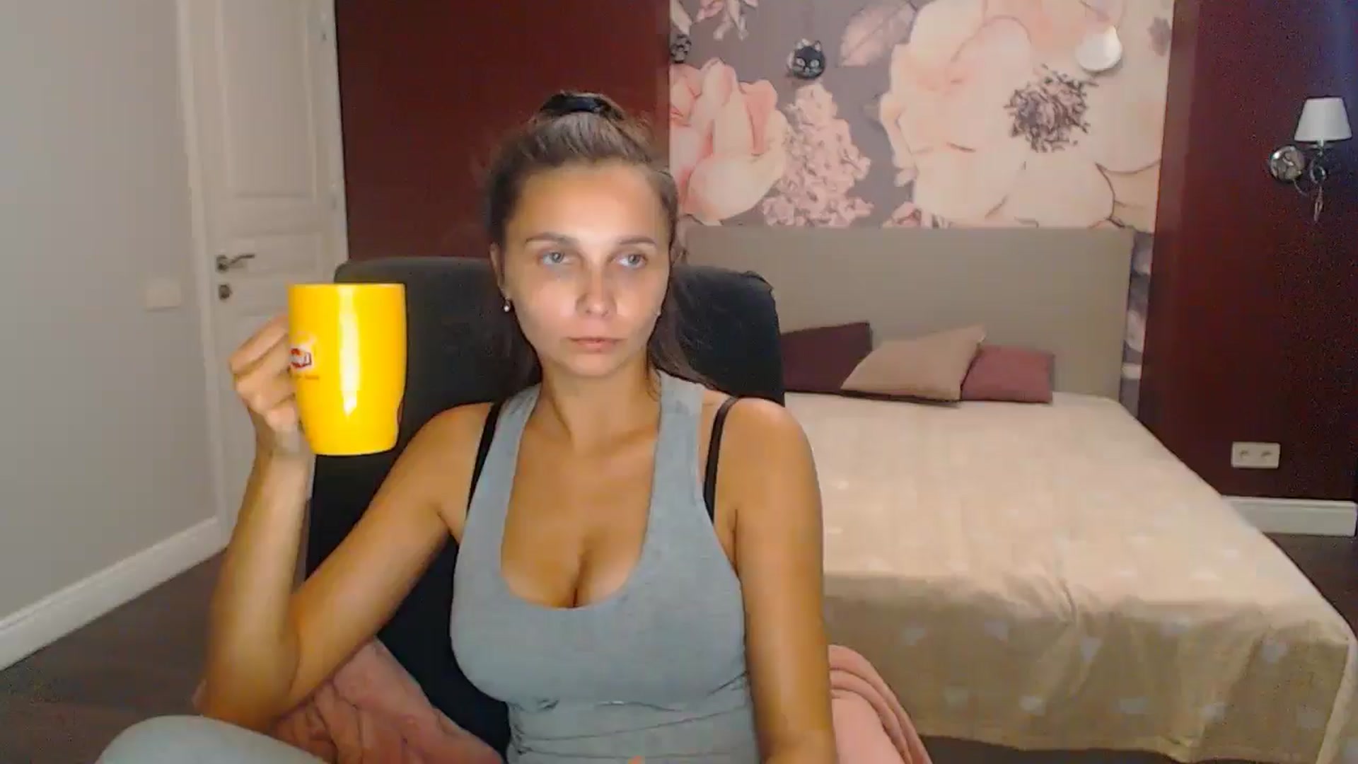 Gallery image thumbnail from Karina_Mils's myfreecams stream on, 10/07/2024, 11:16 image 13 of 20