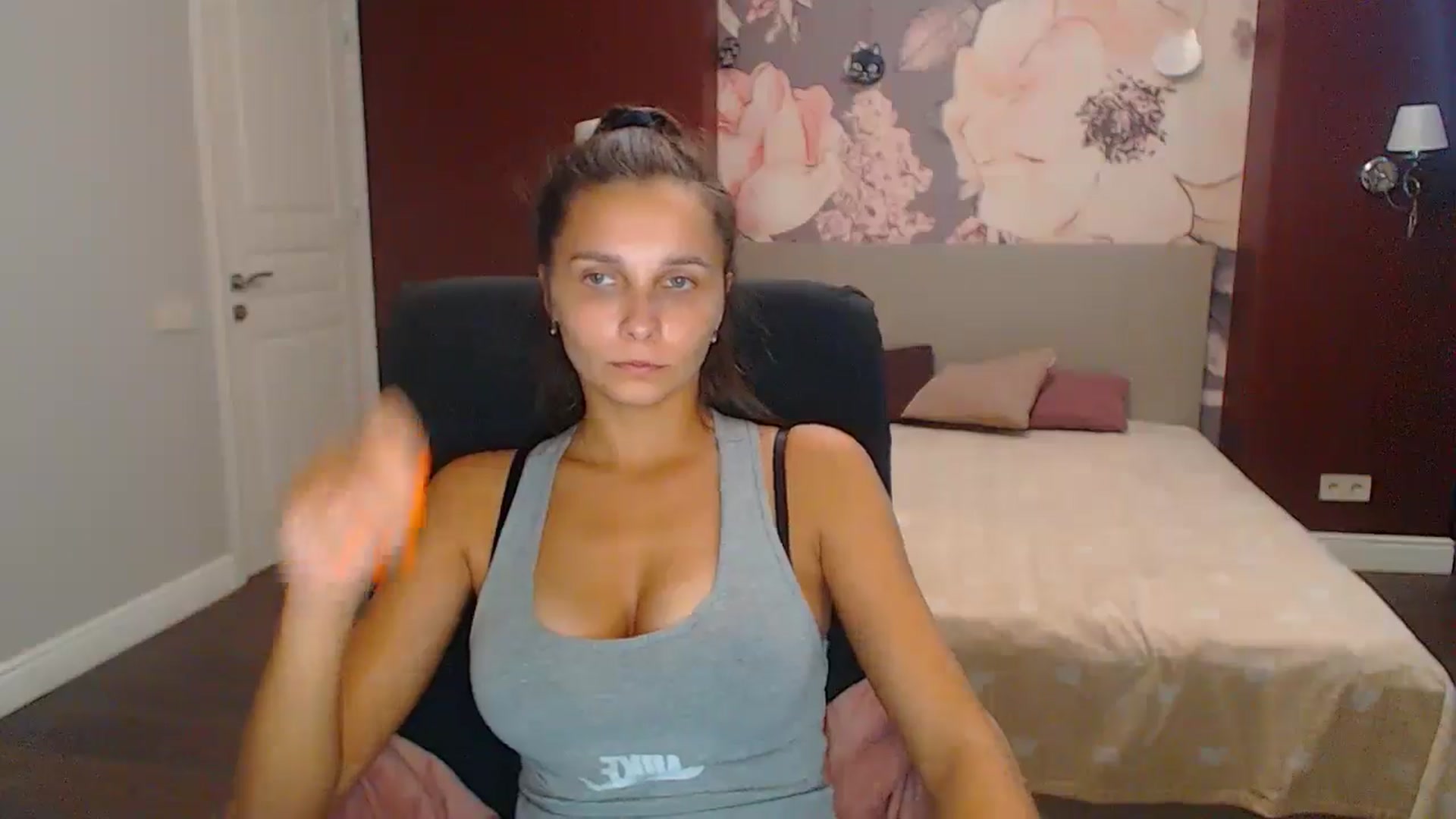Gallery image thumbnail from Karina_Mils's myfreecams stream on, 10/07/2024, 11:16 image 11 of 20