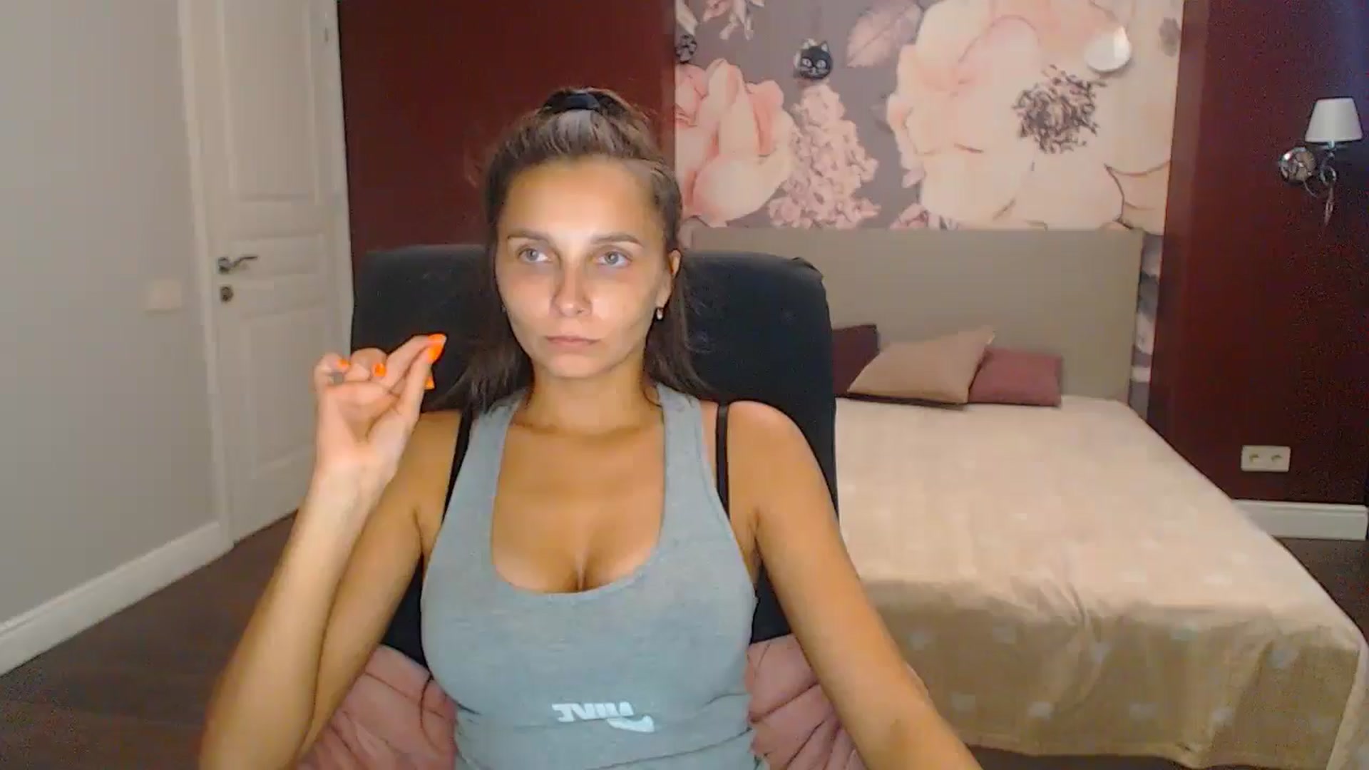 Gallery image thumbnail from Karina_Mils's myfreecams stream on, 10/07/2024, 11:16 image 19 of 20