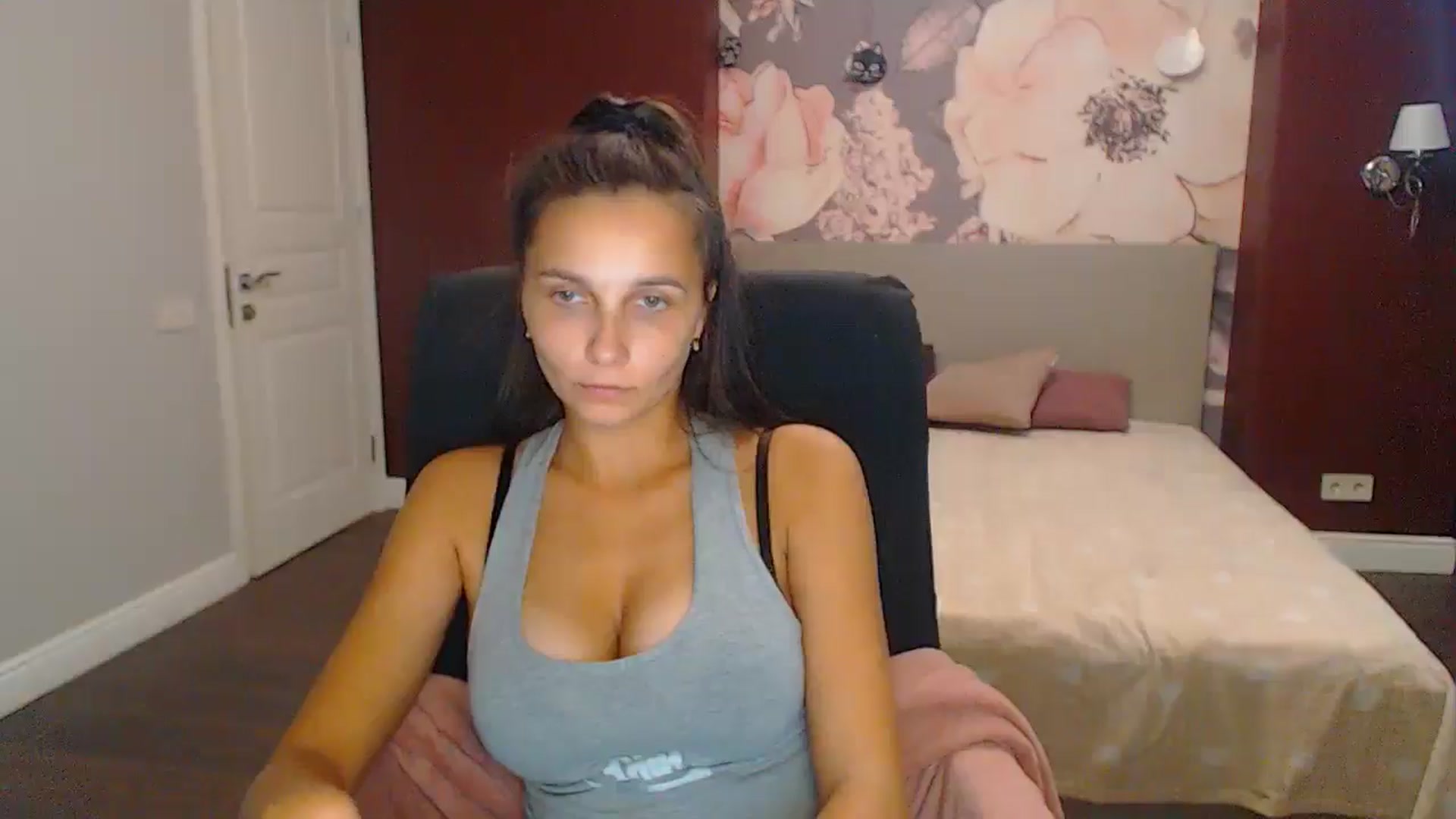 Gallery image thumbnail from Karina_Mils's myfreecams stream on, 10/07/2024, 11:16 image 2 of 20