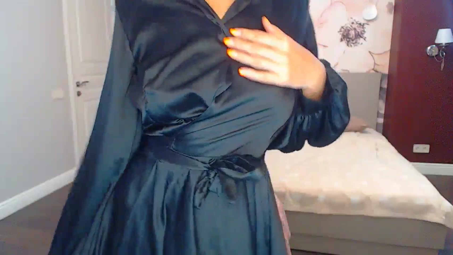 Gallery image thumbnail from Karina_Mils's myfreecams stream on, 10/10/2024, 09:26 image 18 of 20