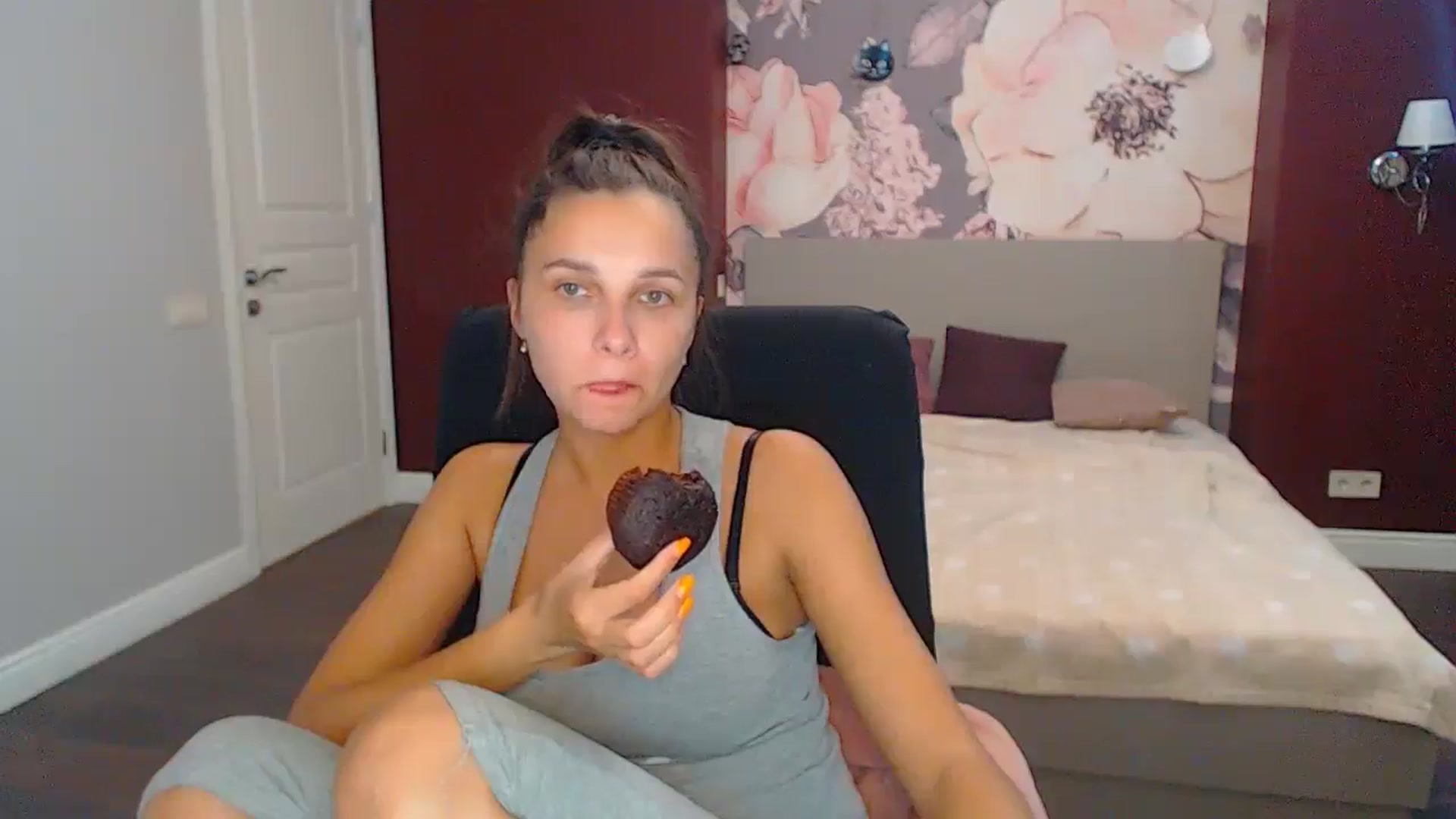 Gallery image thumbnail from Karina_Mils's myfreecams stream on, 10/10/2024, 09:26 image 3 of 20