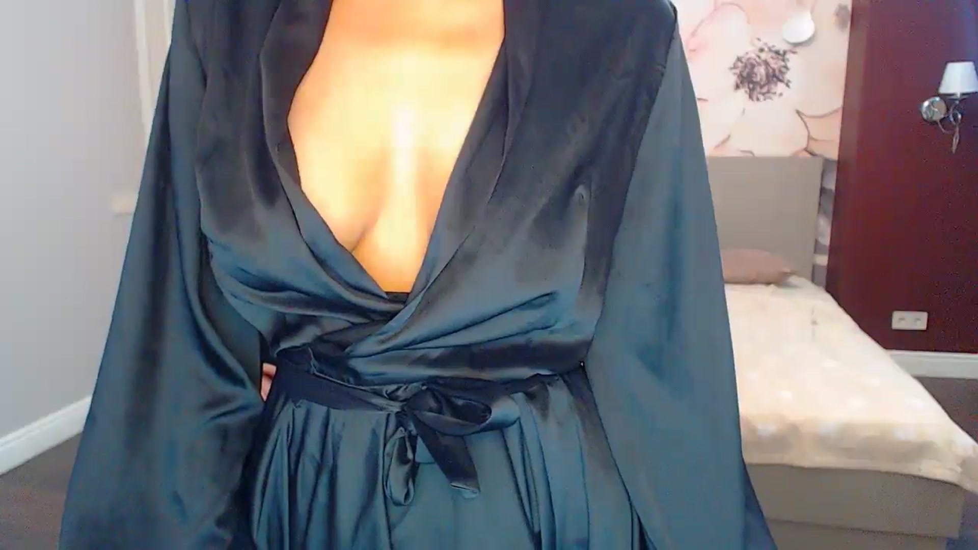 Gallery image thumbnail from Karina_Mils's myfreecams stream on, 10/10/2024, 09:26 image 20 of 20