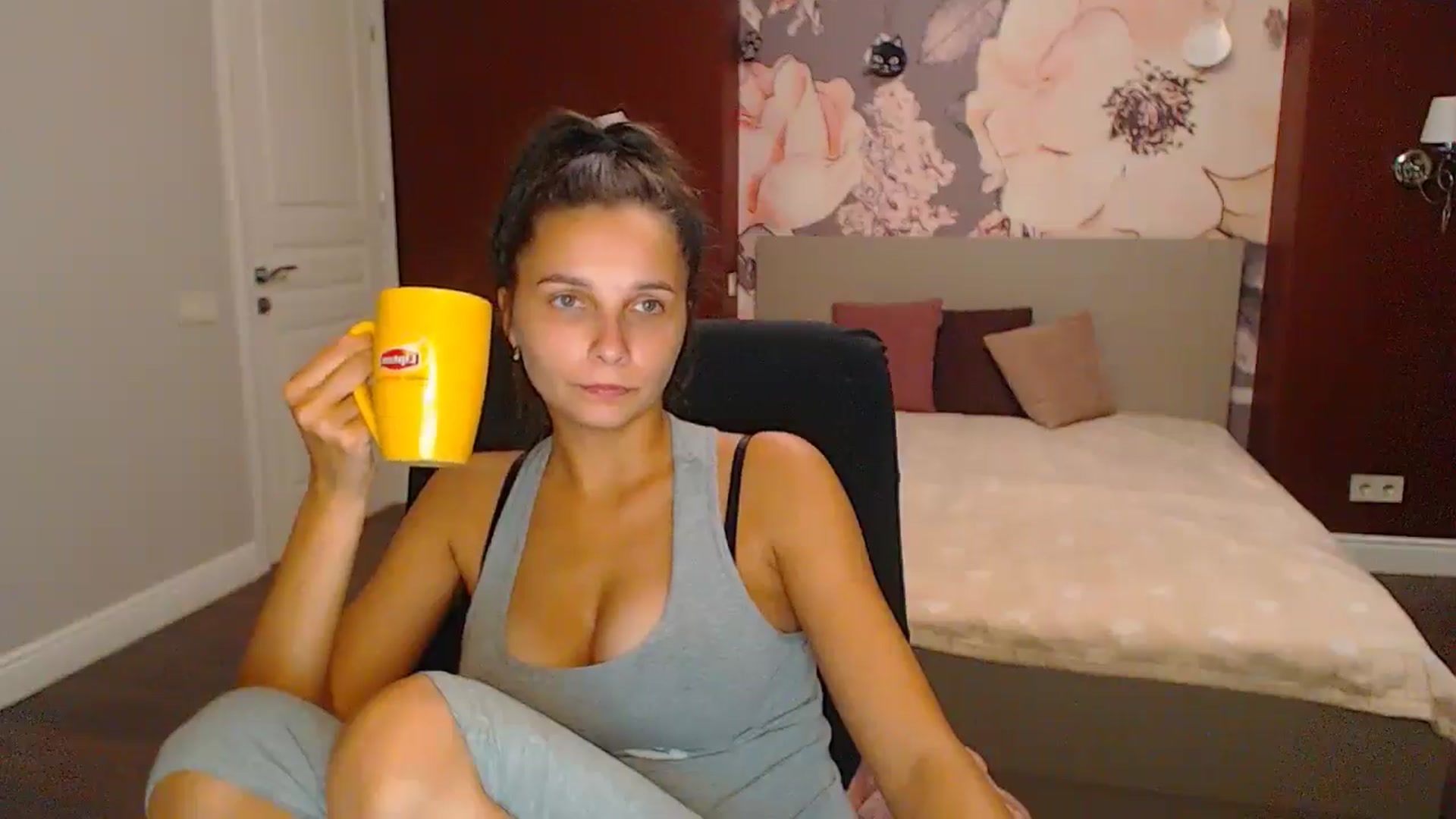 Gallery image thumbnail from Karina_Mils's myfreecams stream on, 10/11/2024, 14:43 image 7 of 20