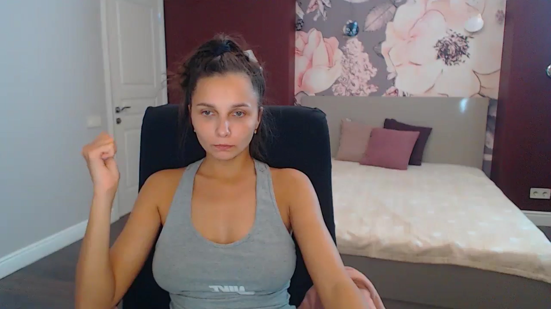 Gallery image thumbnail from Karina_Mils's myfreecams stream on, 10/14/2024, 11:00 image 20 of 20