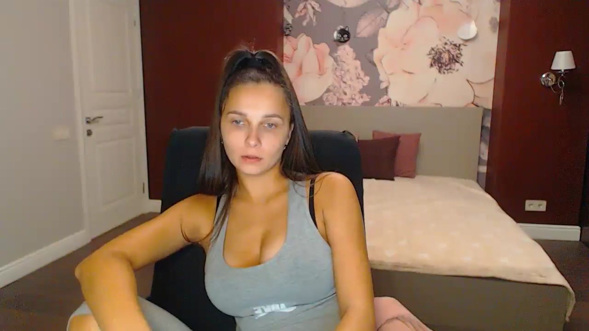 Gallery image thumbnail from Karina_Mils's myfreecams stream on, 10/19/2024, 16:22 image 9 of 20