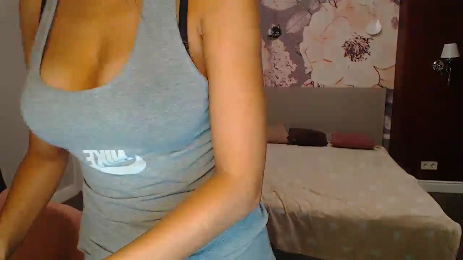 Gallery image thumbnail from Karina_Mils's myfreecams stream on, 10/20/2024, 17:20 image 18 of 20