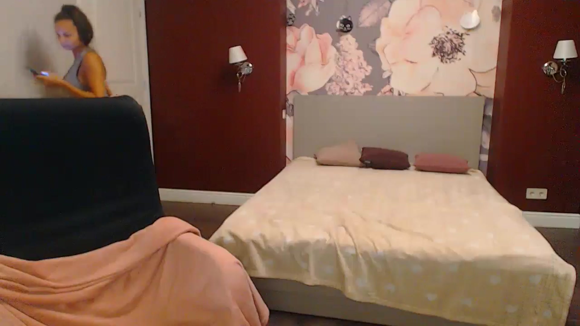 Gallery image thumbnail from Karina_Mils's myfreecams stream on, 10/20/2024, 17:20 image 16 of 20