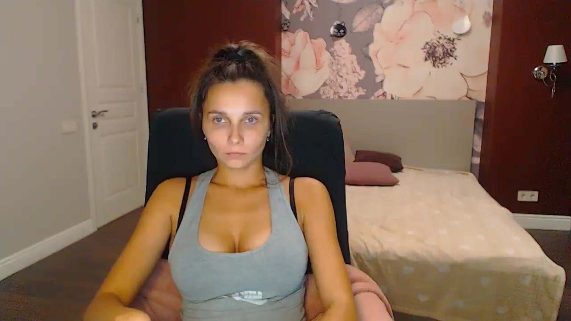 Gallery image thumbnail from Karina_Mils's myfreecams stream on, 10/20/2024, 18:35 image 20 of 20