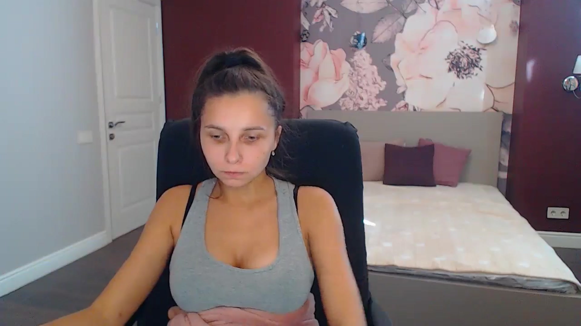 Gallery image thumbnail from Karina_Mils's myfreecams stream on, 10/24/2024, 11:04 image 2 of 20