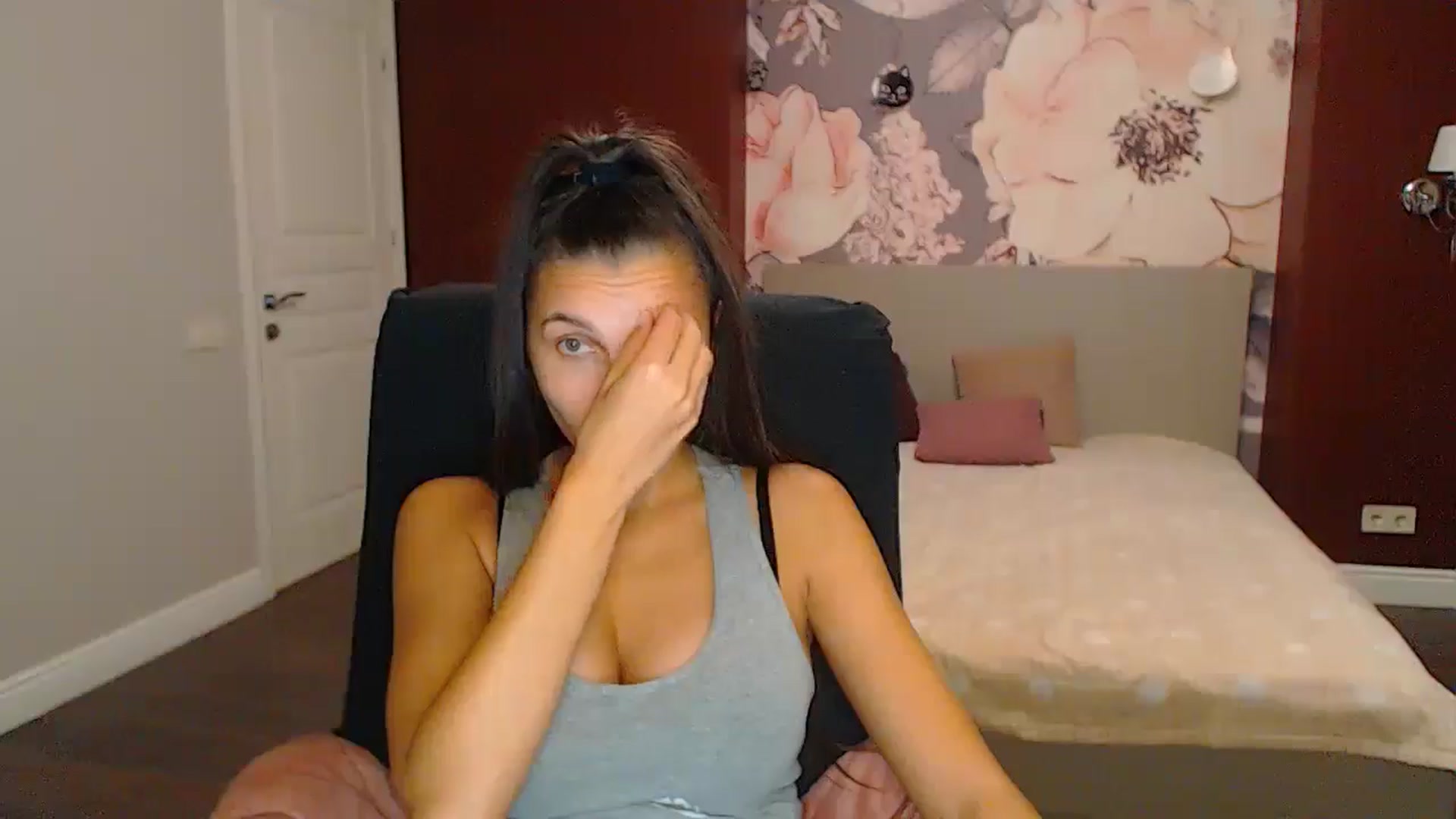 Gallery image thumbnail from Karina_Mils's myfreecams stream on, 10/26/2024, 19:20 image 12 of 20