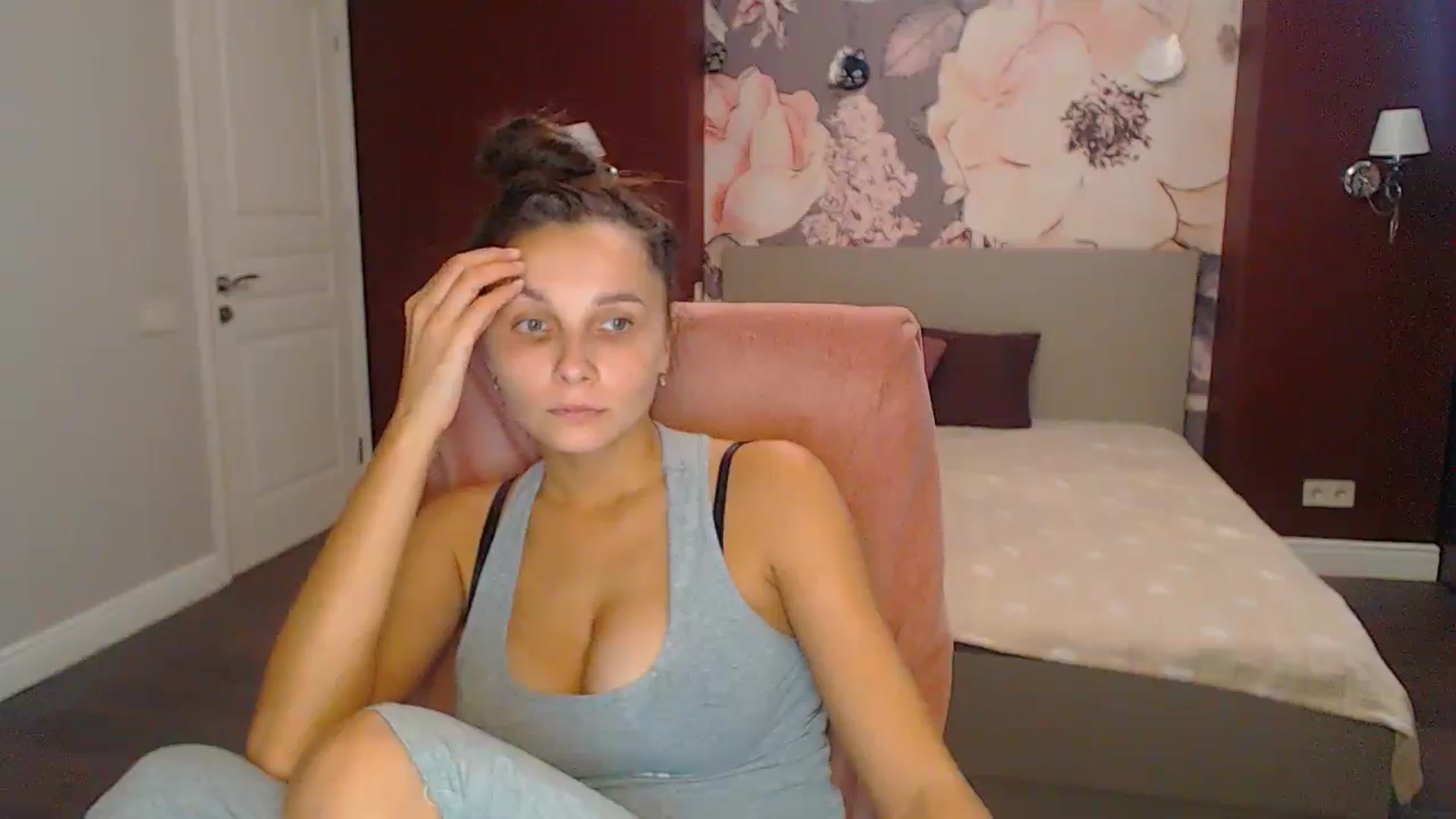 Gallery image thumbnail from Karina_Mils's myfreecams stream on, 10/31/2024, 13:30 image 17 of 20
